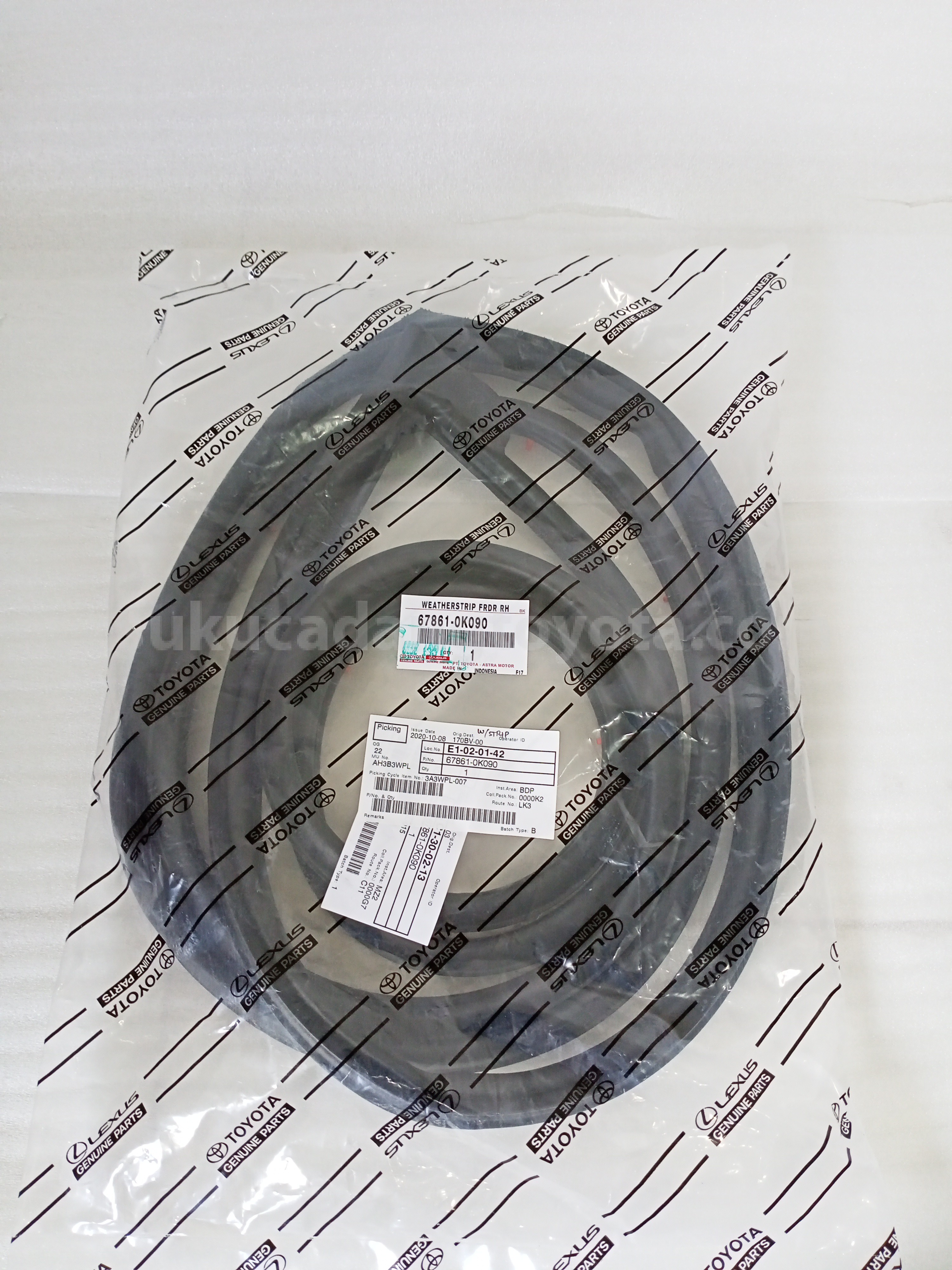 678610K090 WEATHERSTRIP FRDR RH - TOYOTA