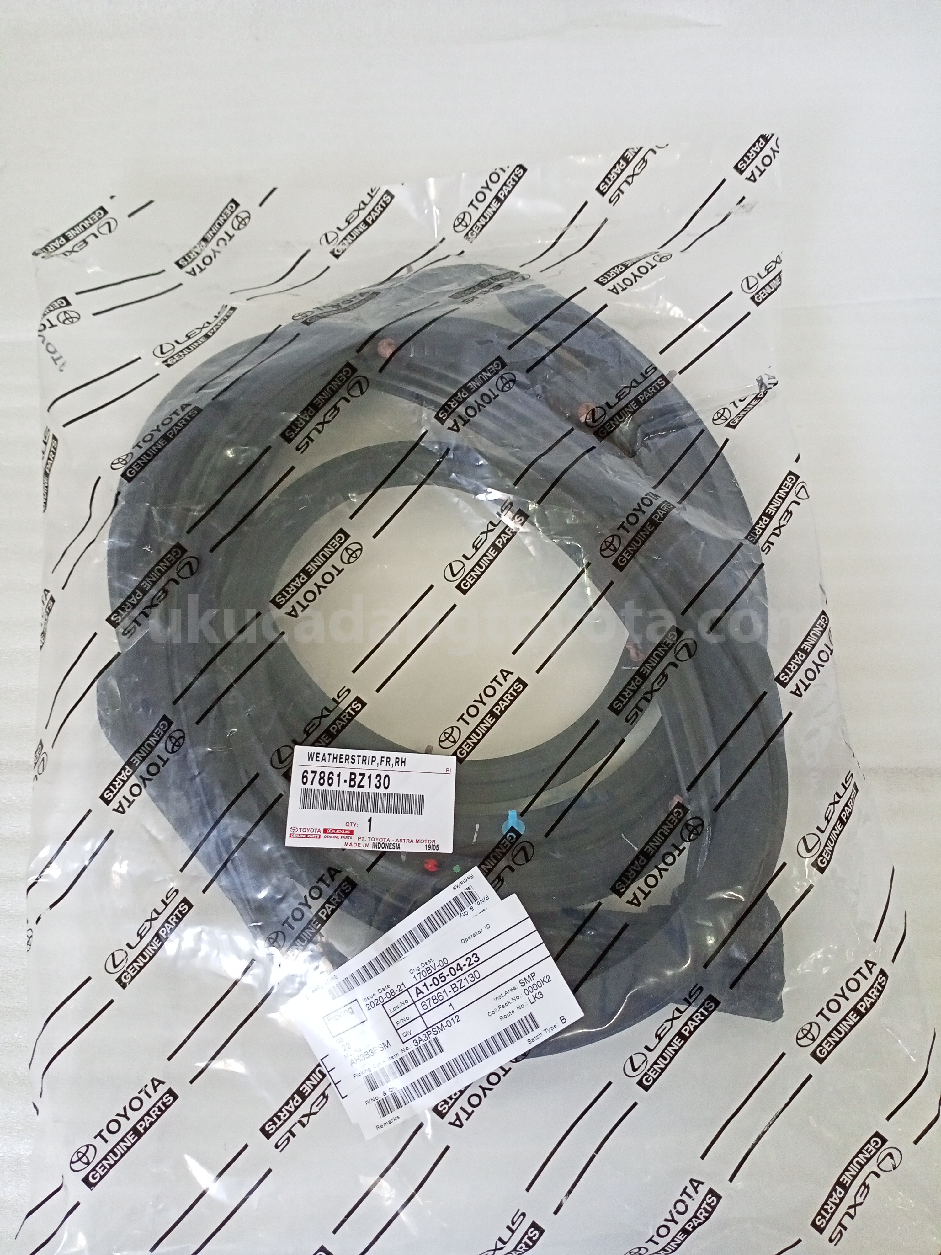 67861BZ130 WEATHERSTRIP,FR,RH - TOYOTA