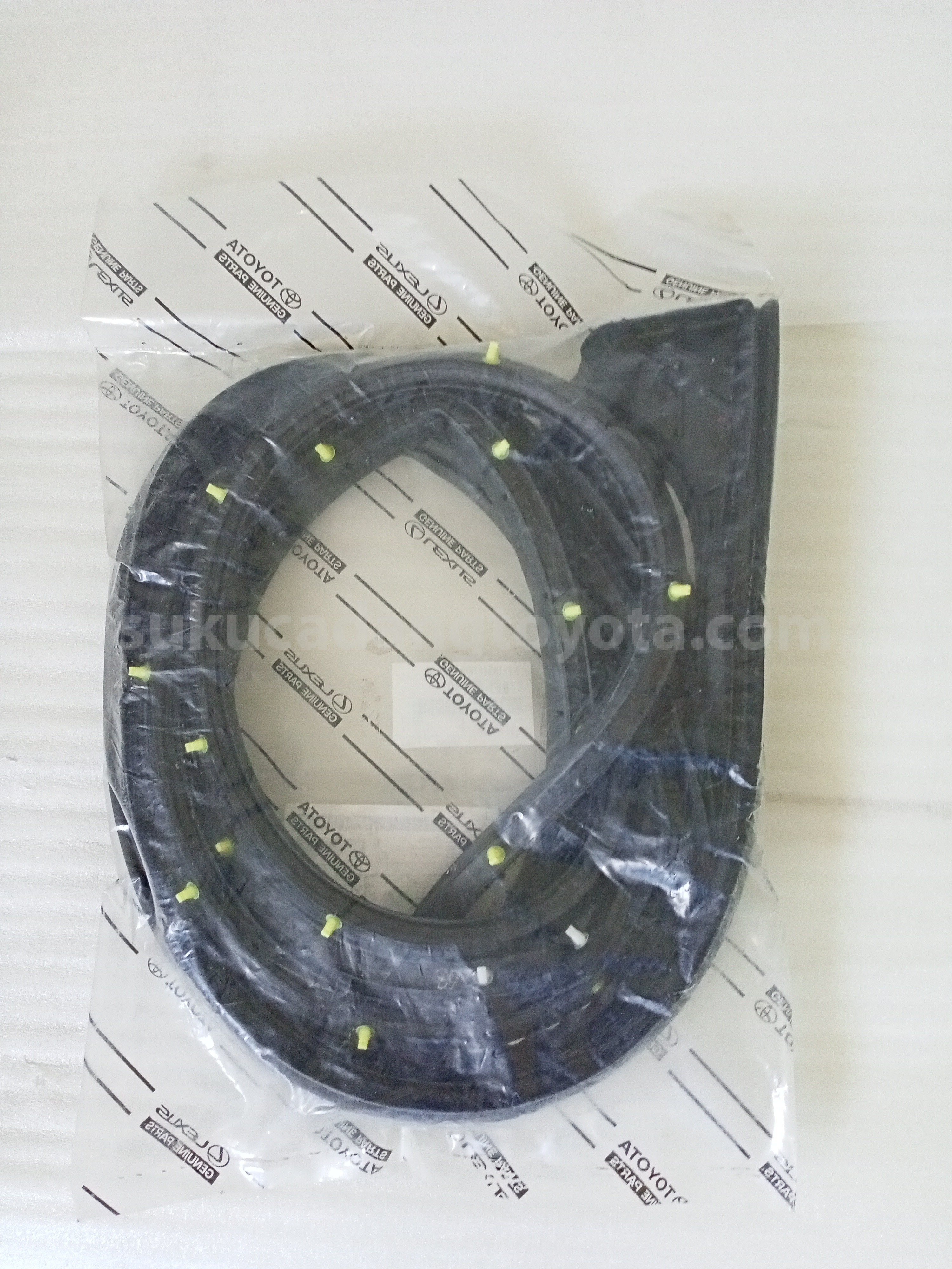 67861BZ180 WEATHERSTRIP FRDR RH - TOYOTA