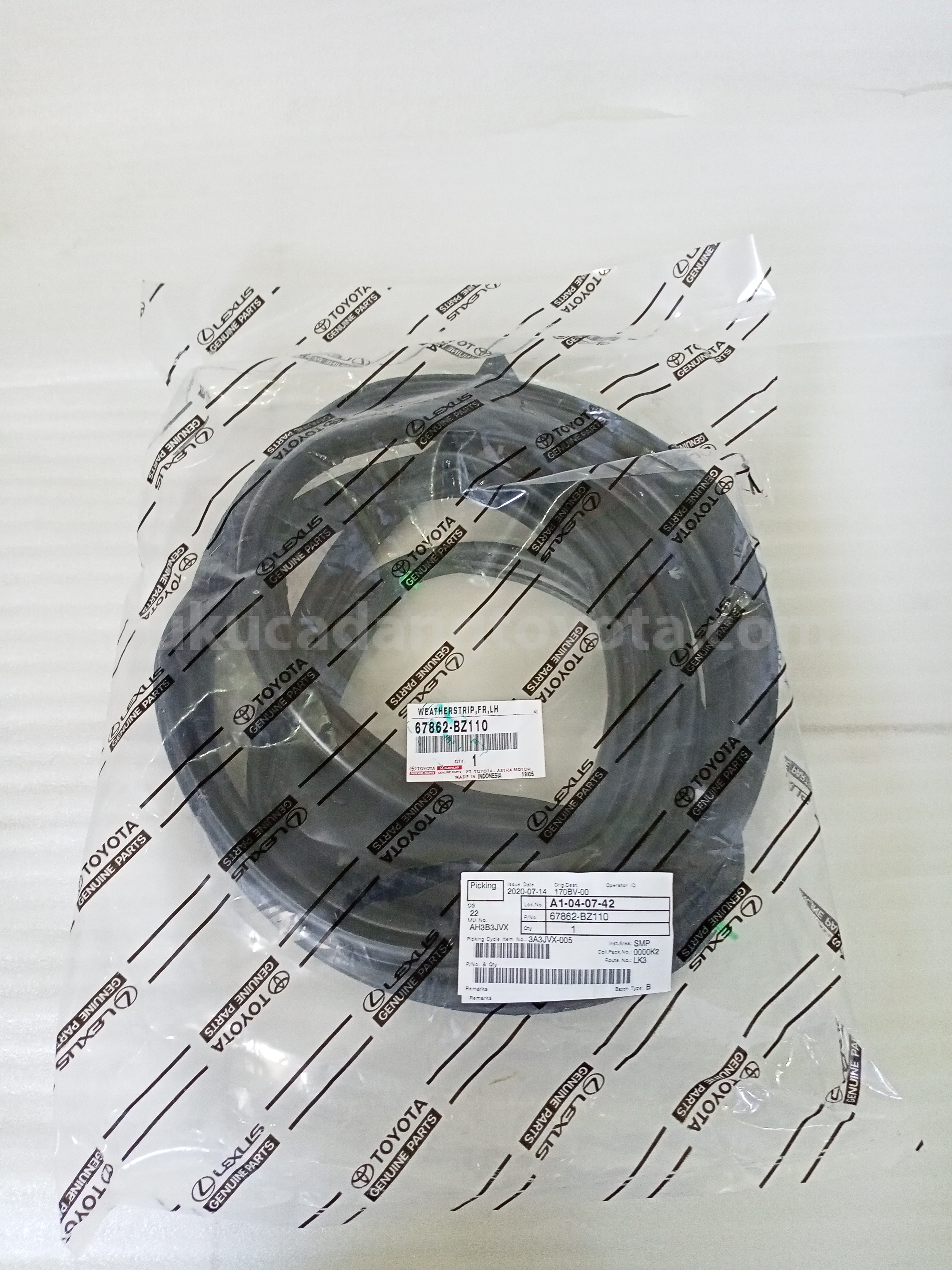 67862BZ110 WEATHERSTRIP,FR,LH - TOYOTA