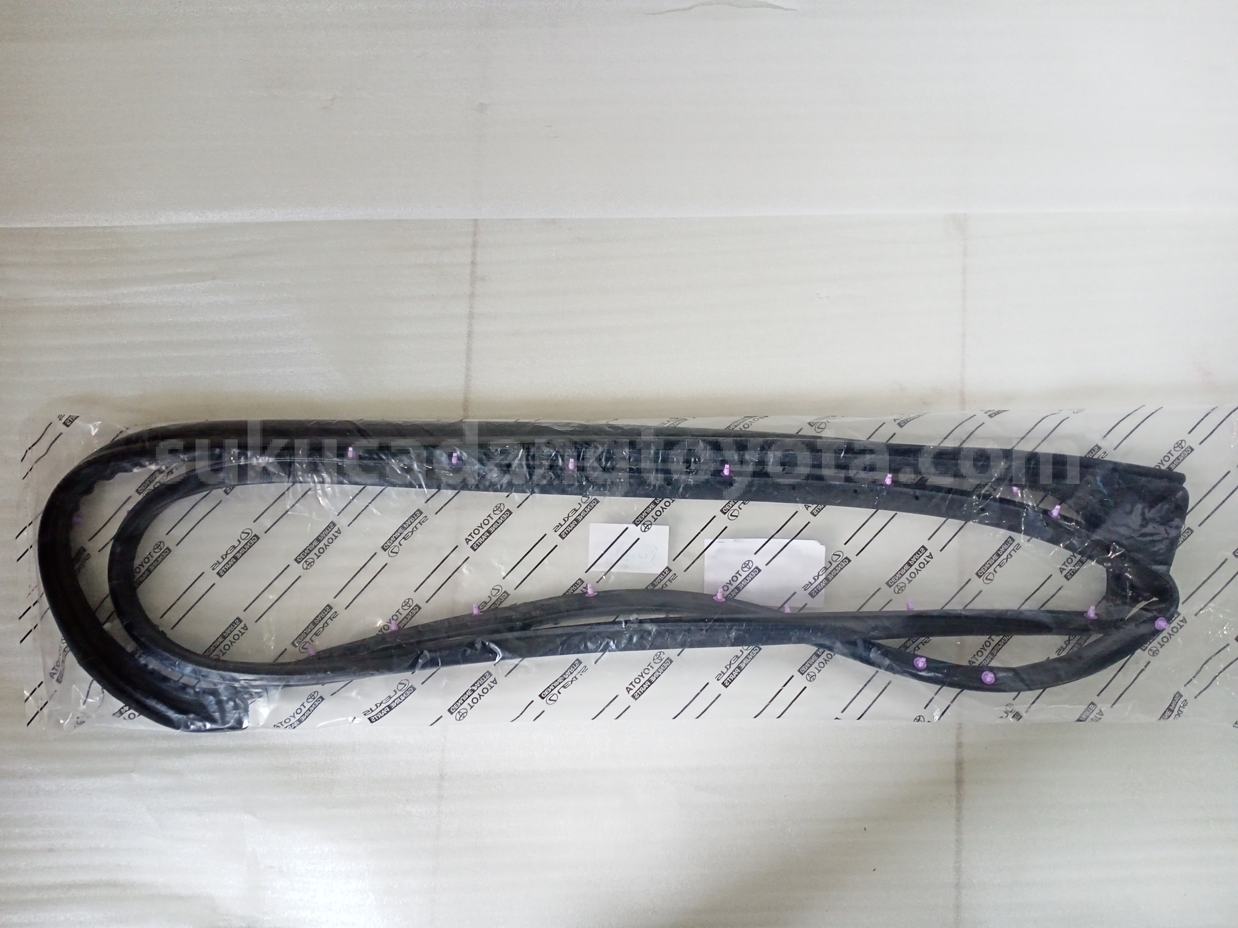 67862BZ210 WEATHERSTRIP FRDR LH - TOYOTA