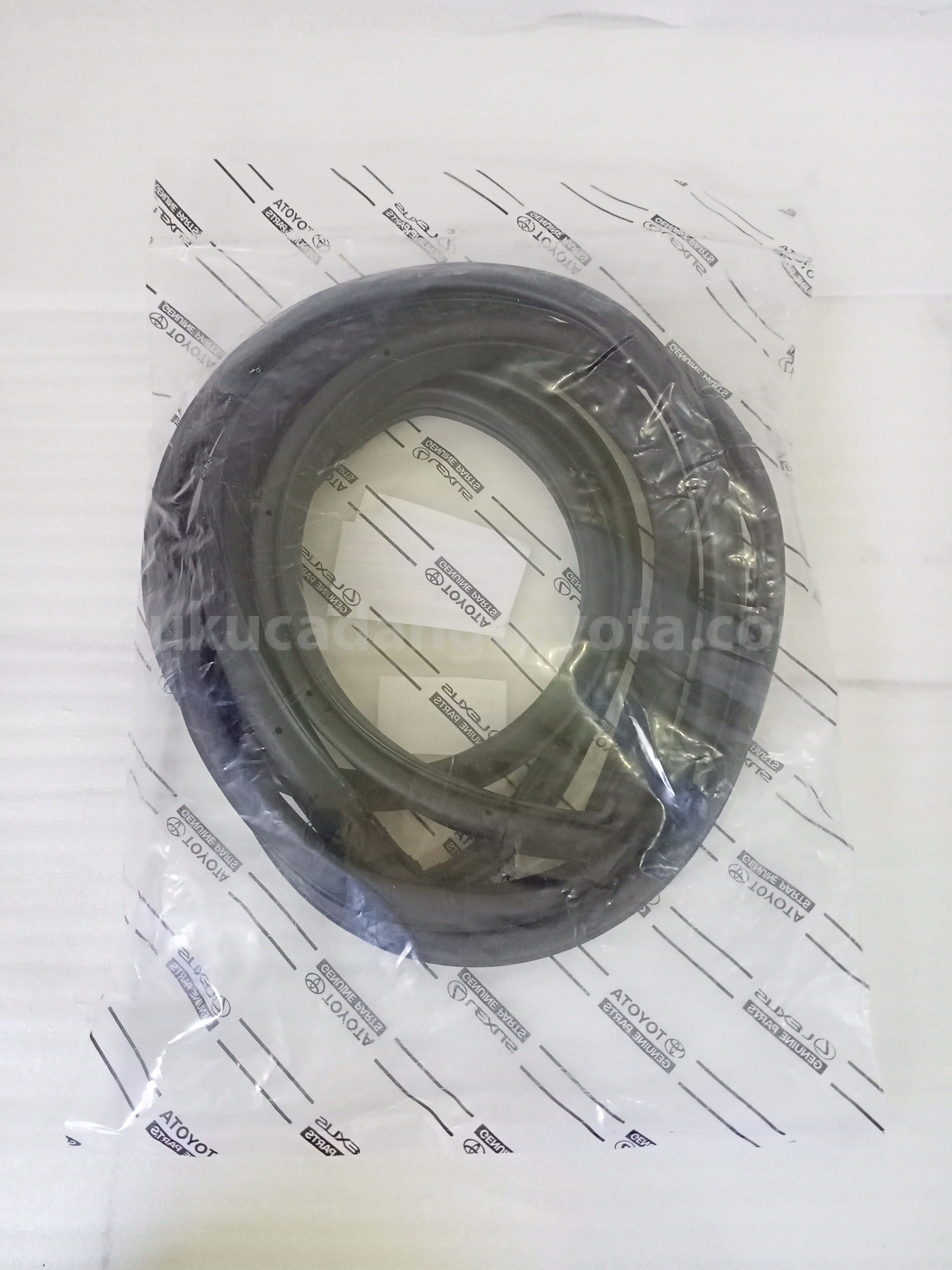 678710K030 WEATERSTRIP,RR DR RH - TOYOTA