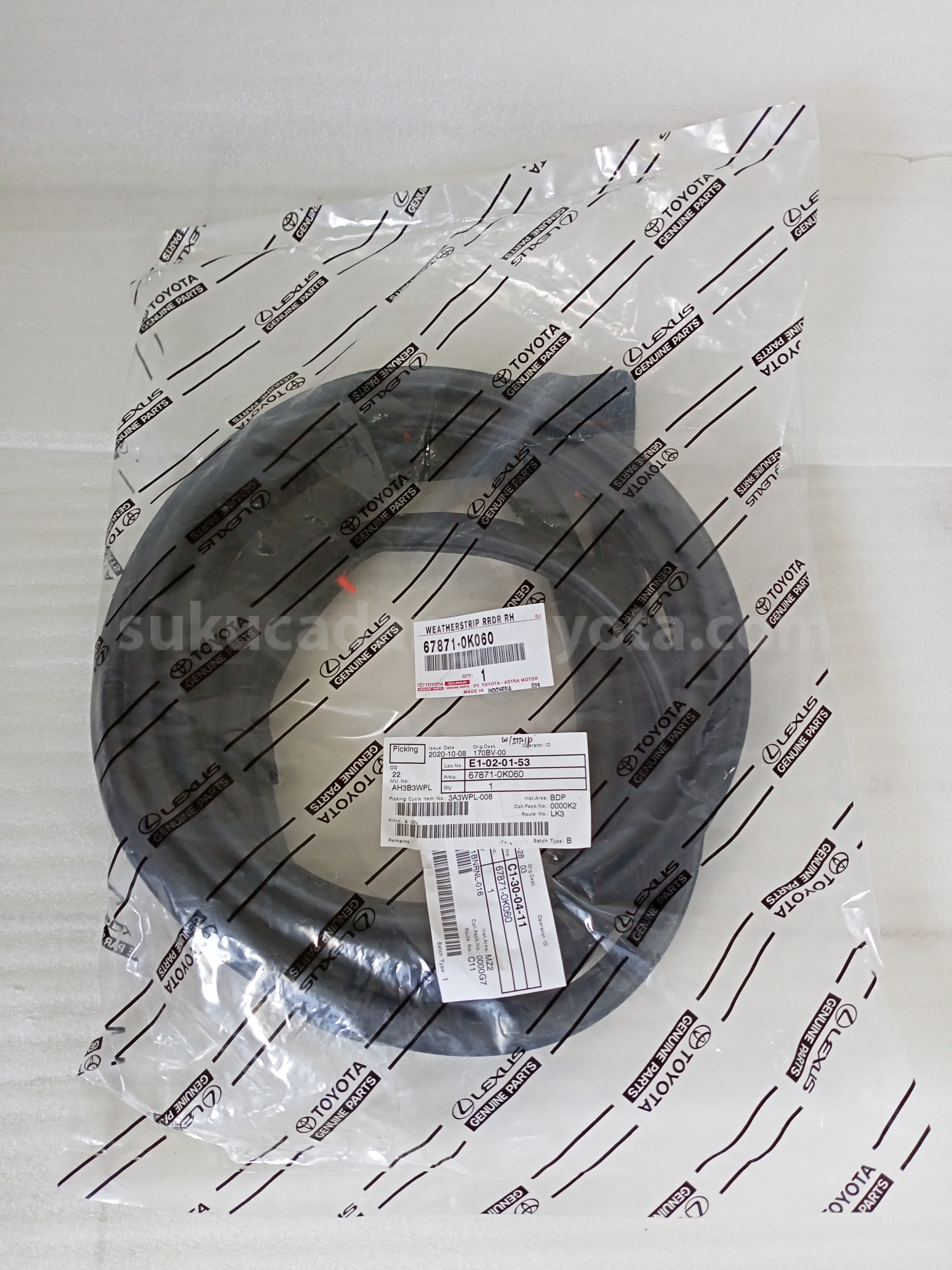 678710K060 WEATHERSTRIP RRDR RH - TOYOTA
