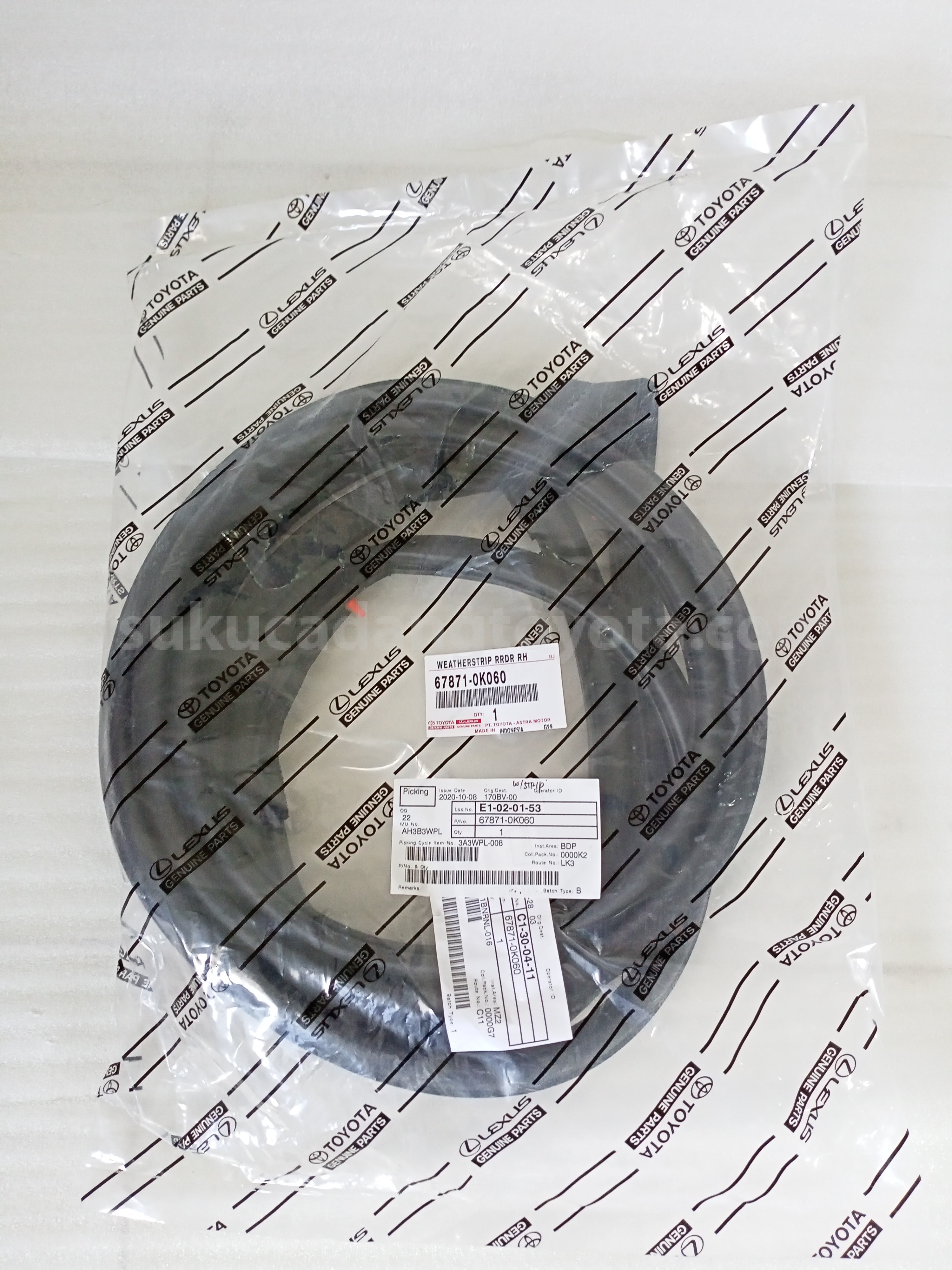 678710K060 WEATHERSTRIP RRDR RH - TOYOTA