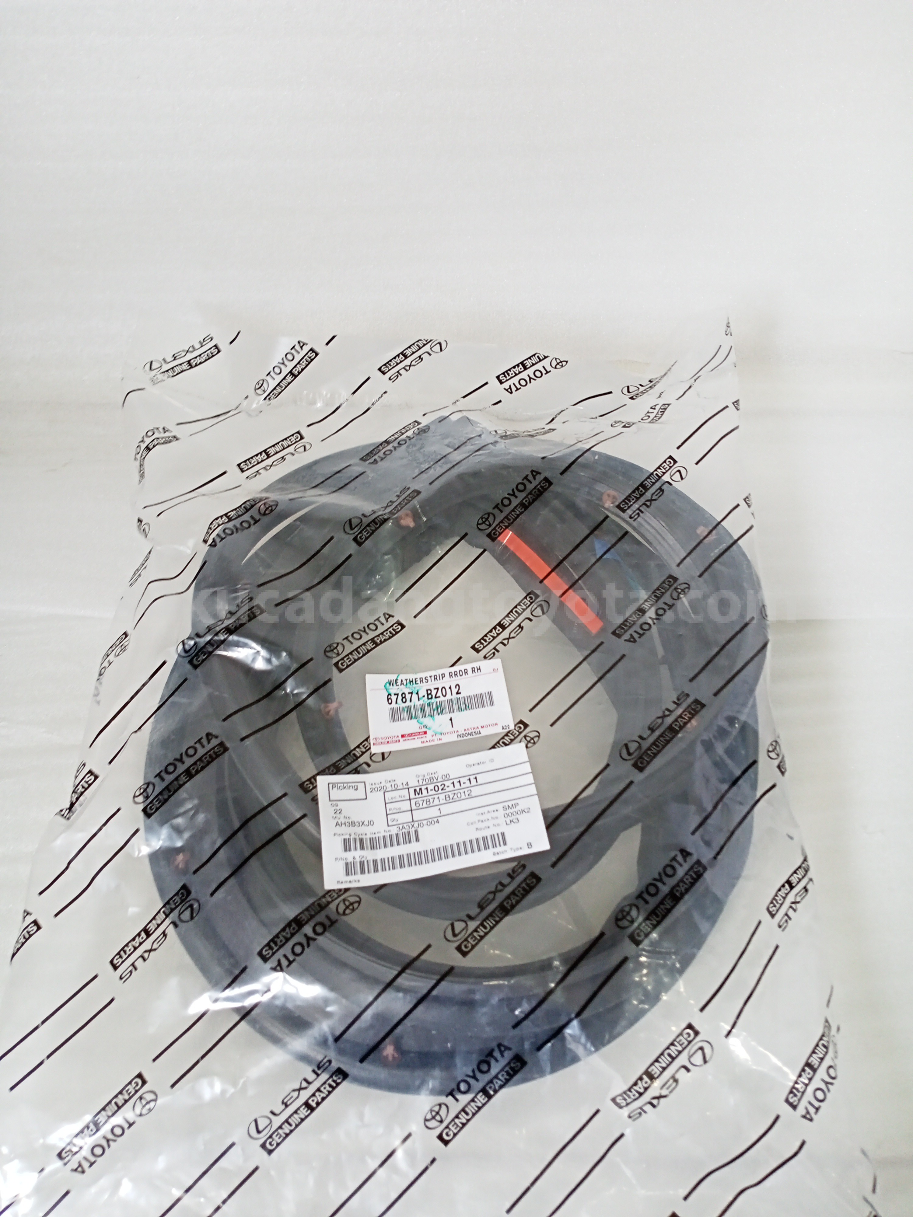 67871BZ012 WEATHERSTRIP RRDR RH - TOYOTA