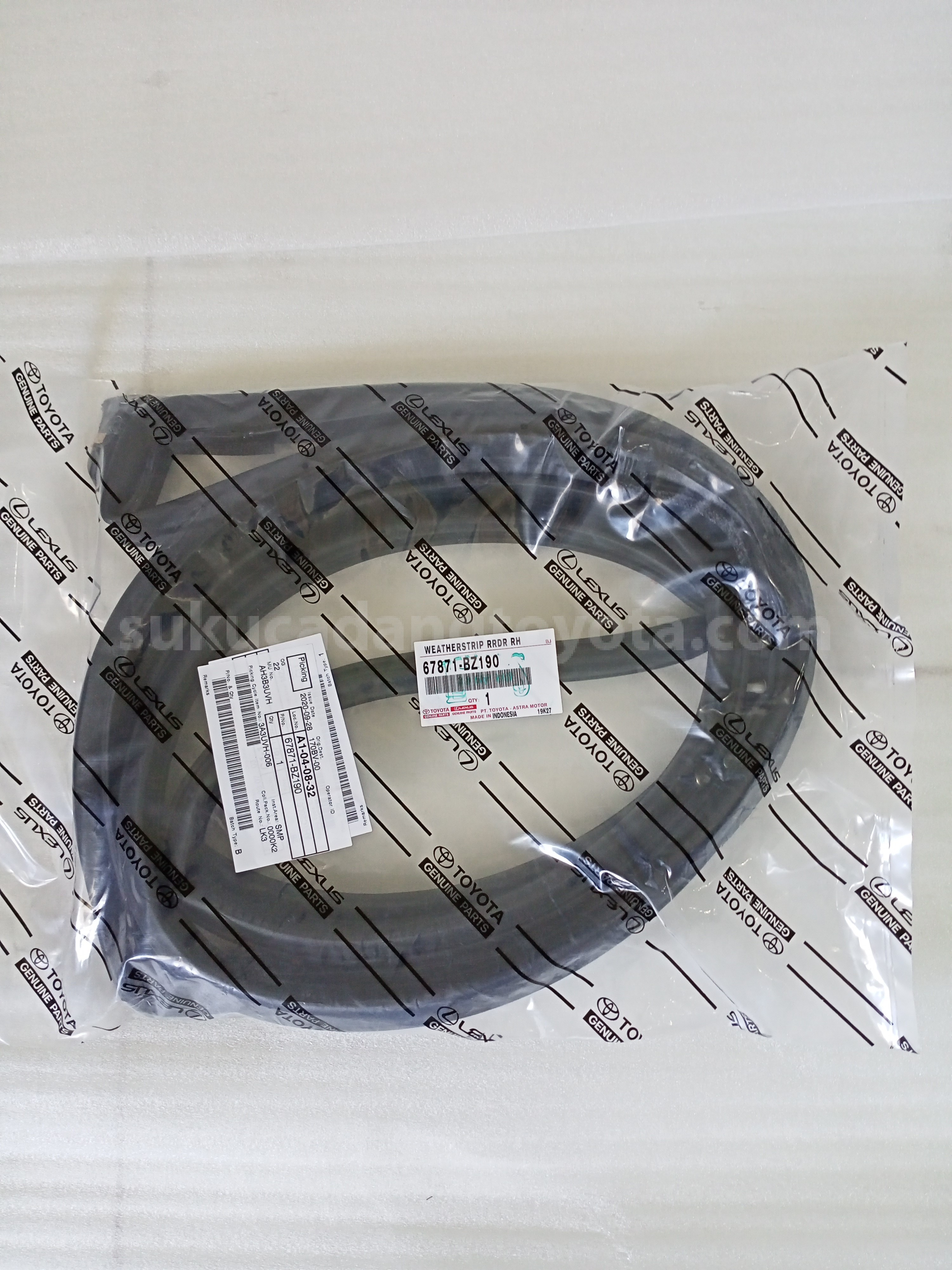 67871BZ190 WEATHERSTRIP RRDR RH - TOYOTA