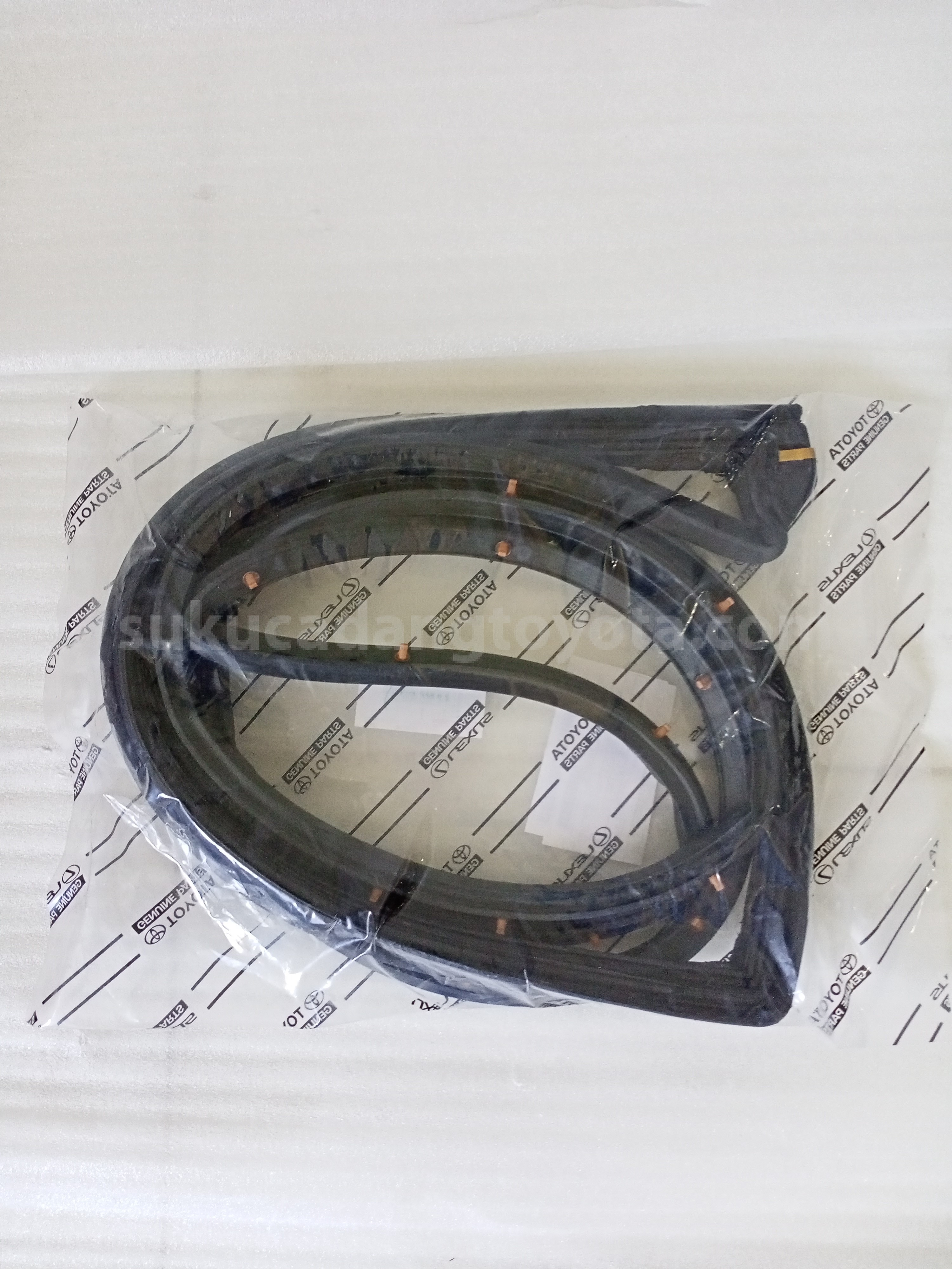 67871BZ190 WEATHERSTRIP RRDR RH - TOYOTA