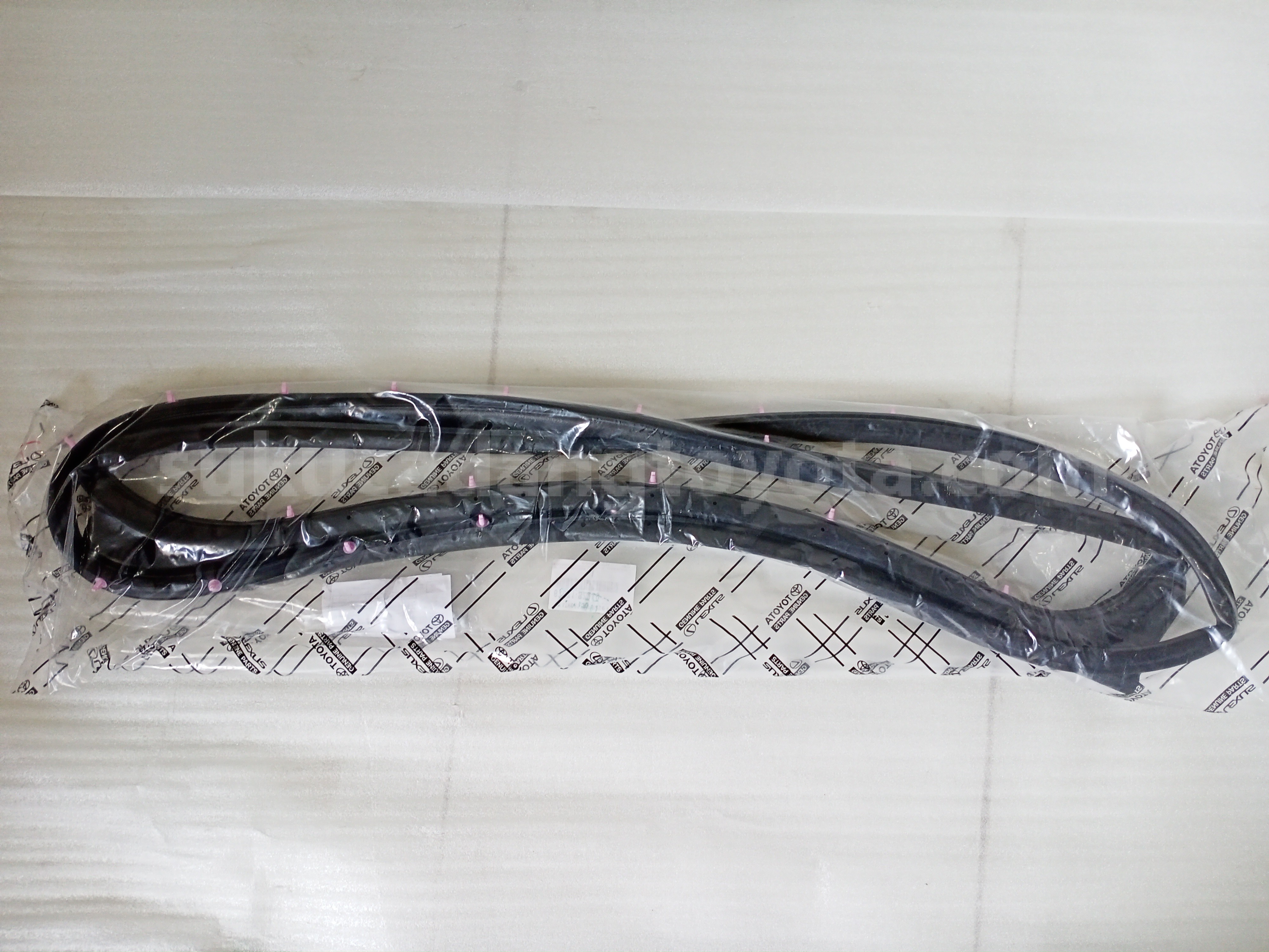 67871BZ210 WEATHERSTRIP RRDR RH - TOYOTA