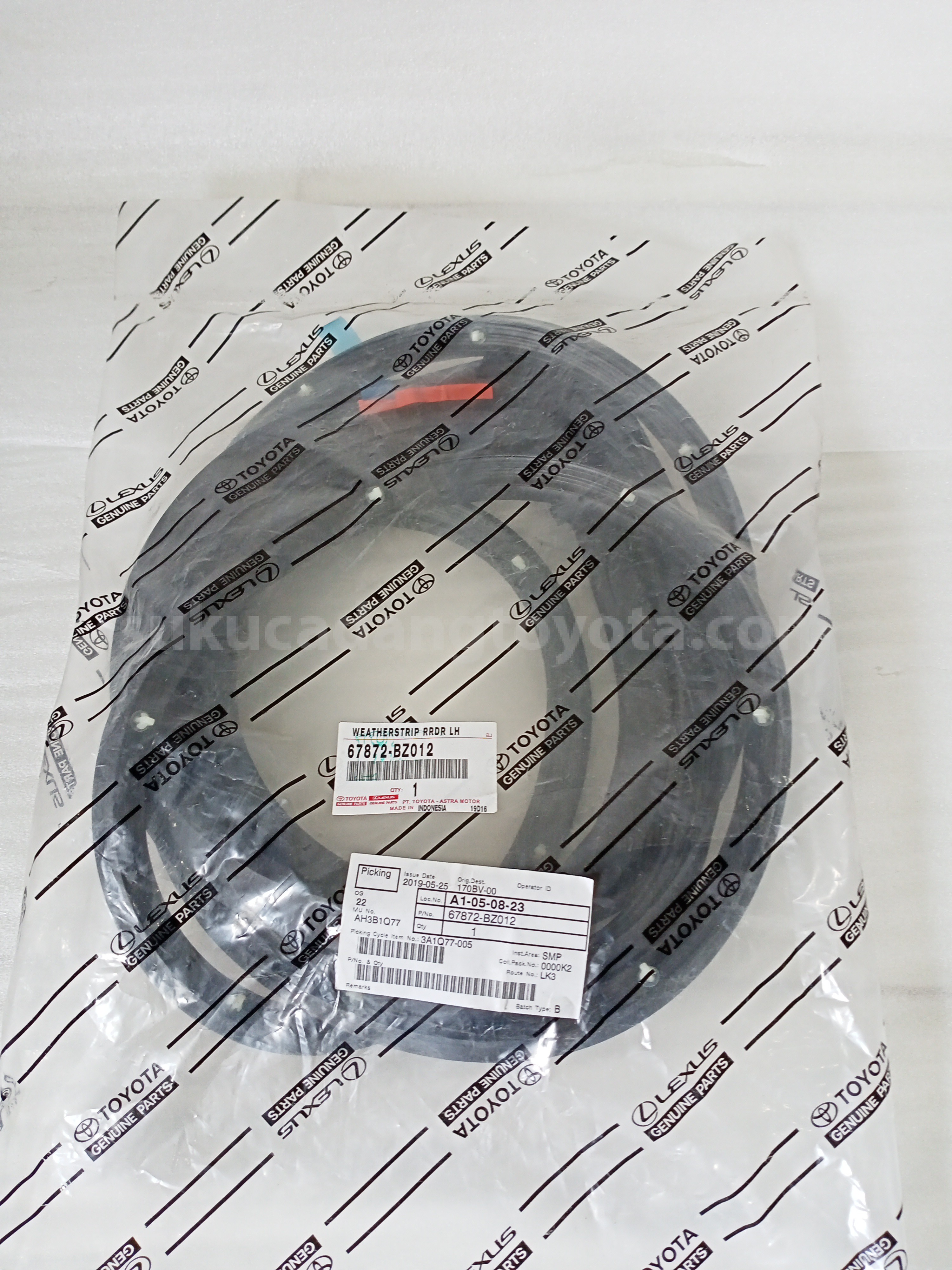 67872BZ012 WEATHERSTRIP RRDR LH - TOYOTA