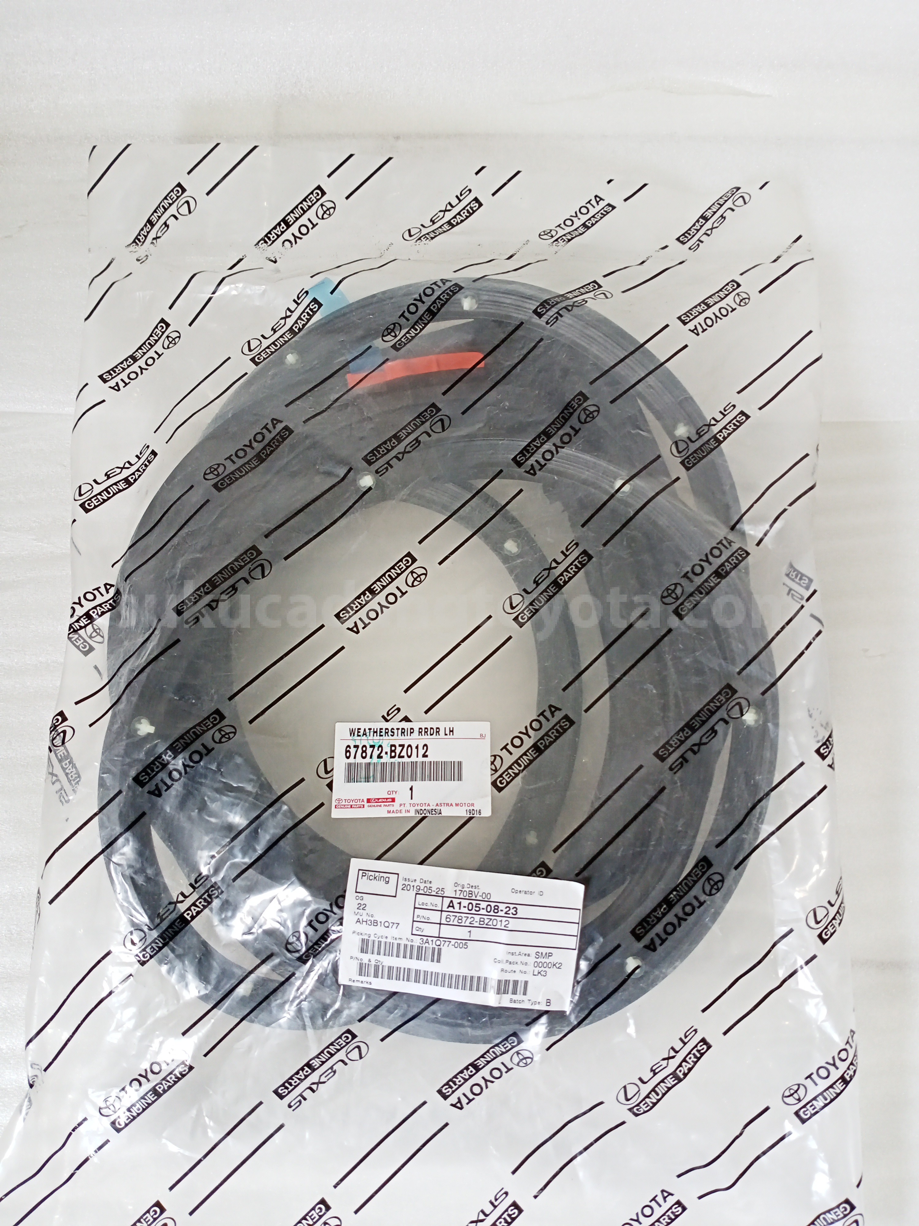 67872BZ012 WEATHERSTRIP RRDR LH - TOYOTA