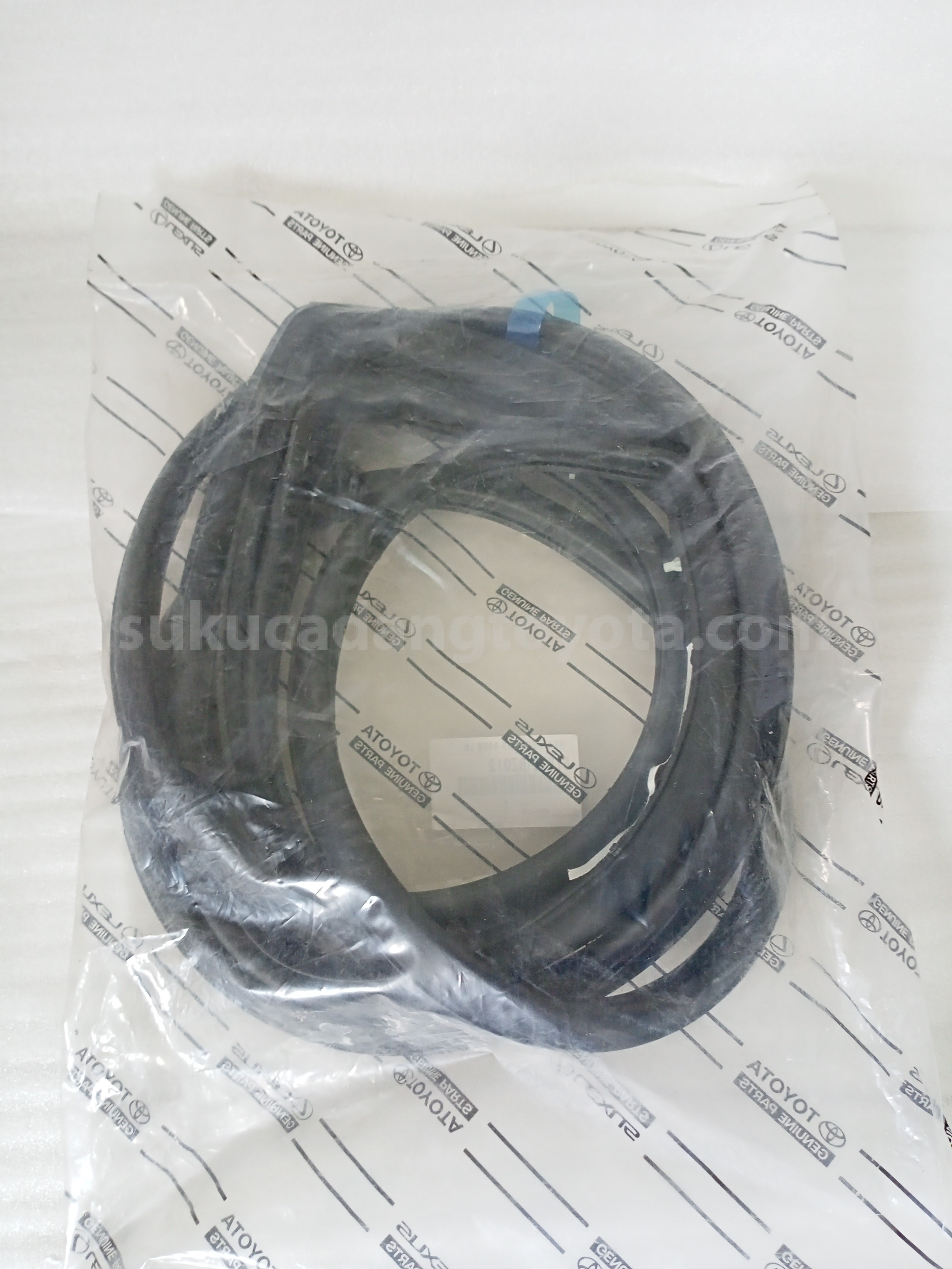 67872BZ012 WEATHERSTRIP RRDR LH - TOYOTA