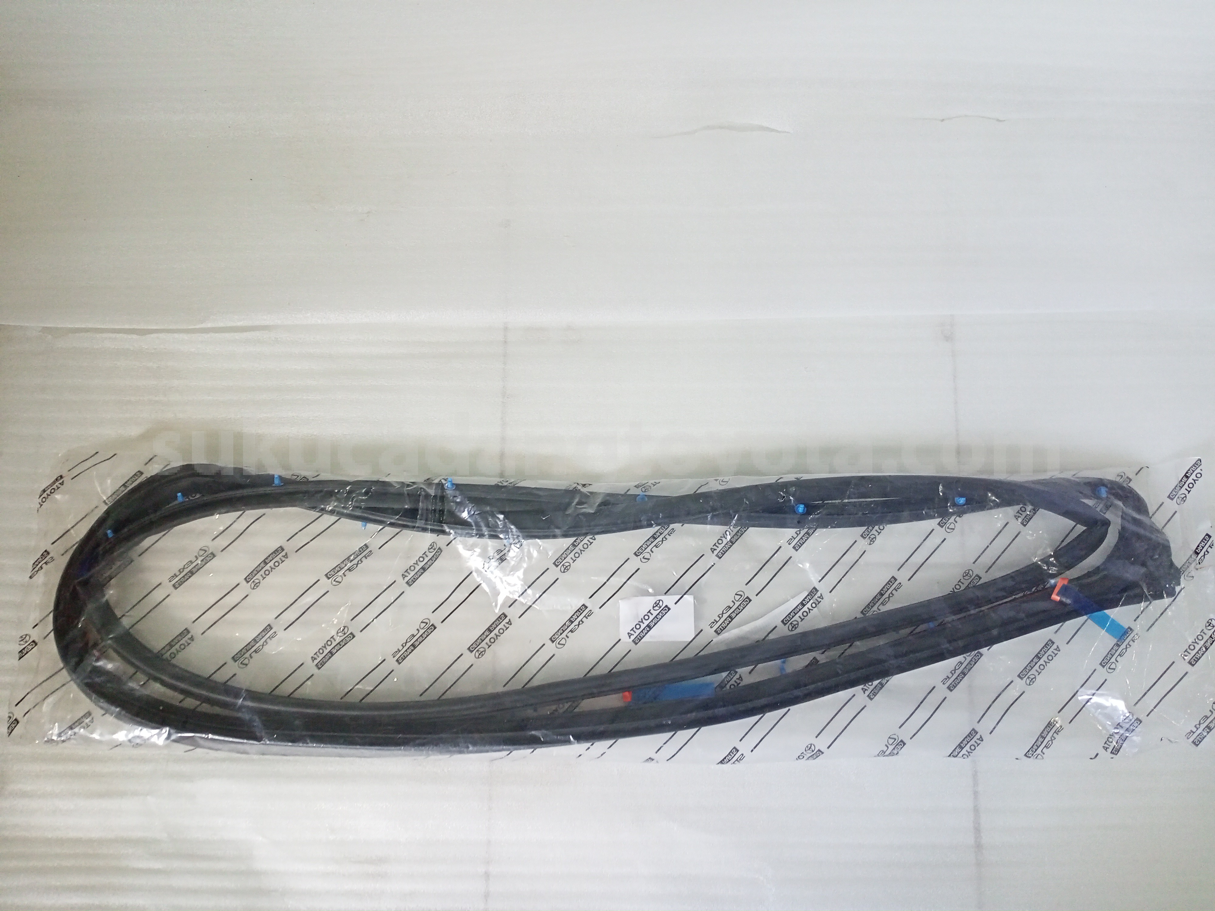 67872BZ060 WEATHERSTRIP,RR  LH - TOYOTA