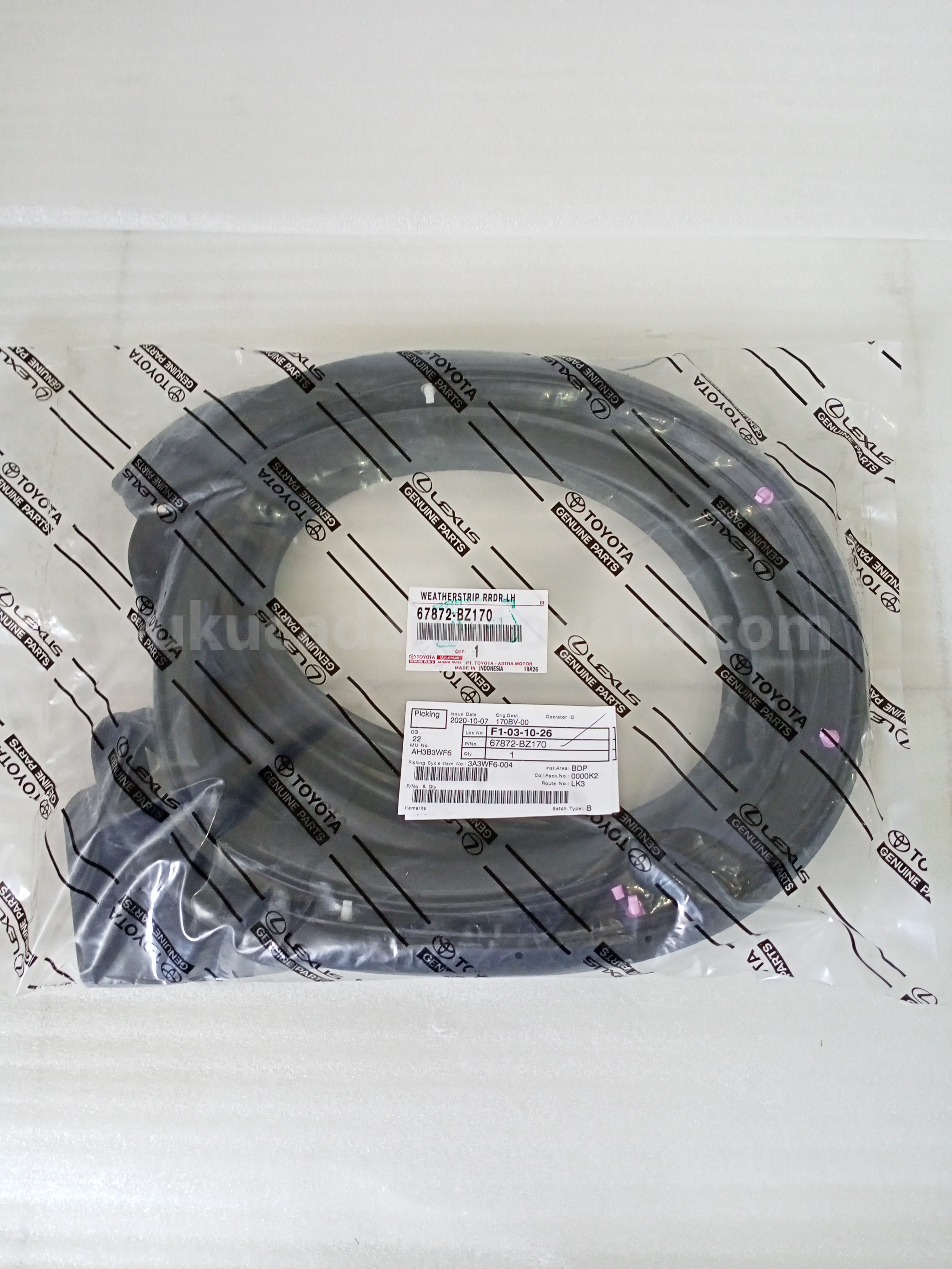 67872BZ170 WEATHERSTRIP RRDR LH - TOYOTA