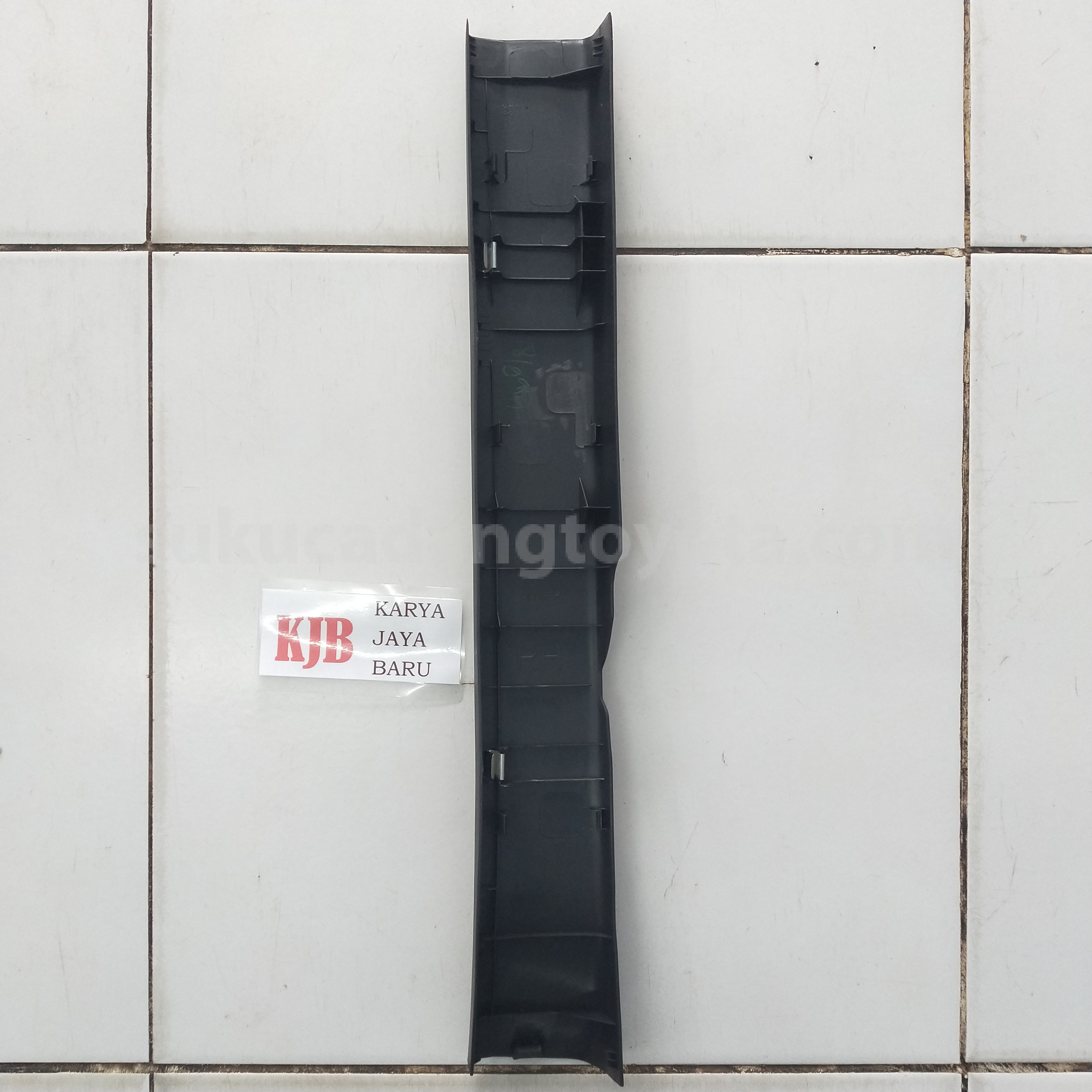 67913BZ140B0 PLATE FR DR SCUFF RH - TOYOTA