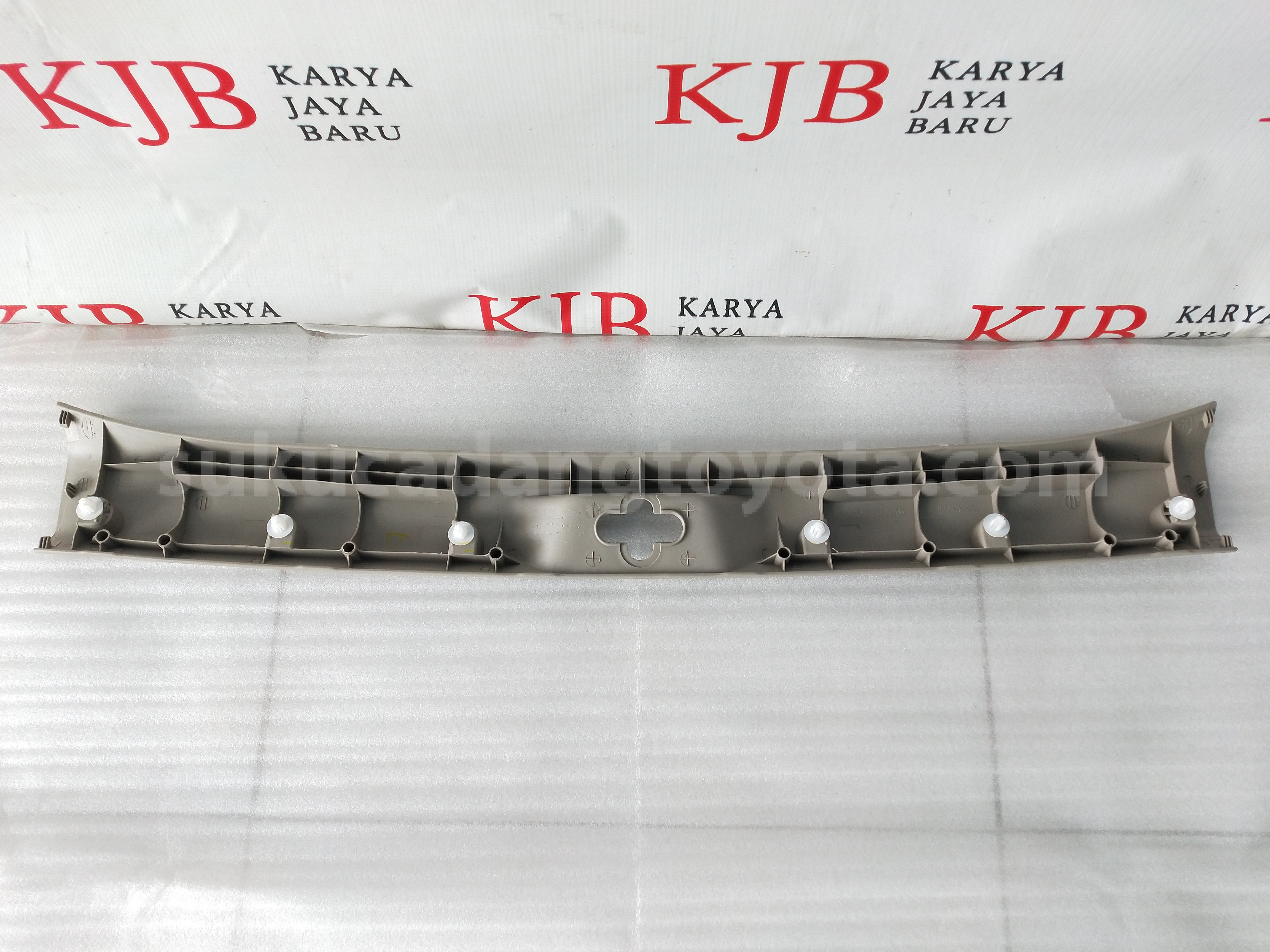 679350K040E0 PLATE BACK DR SCUFF - TOYOTA