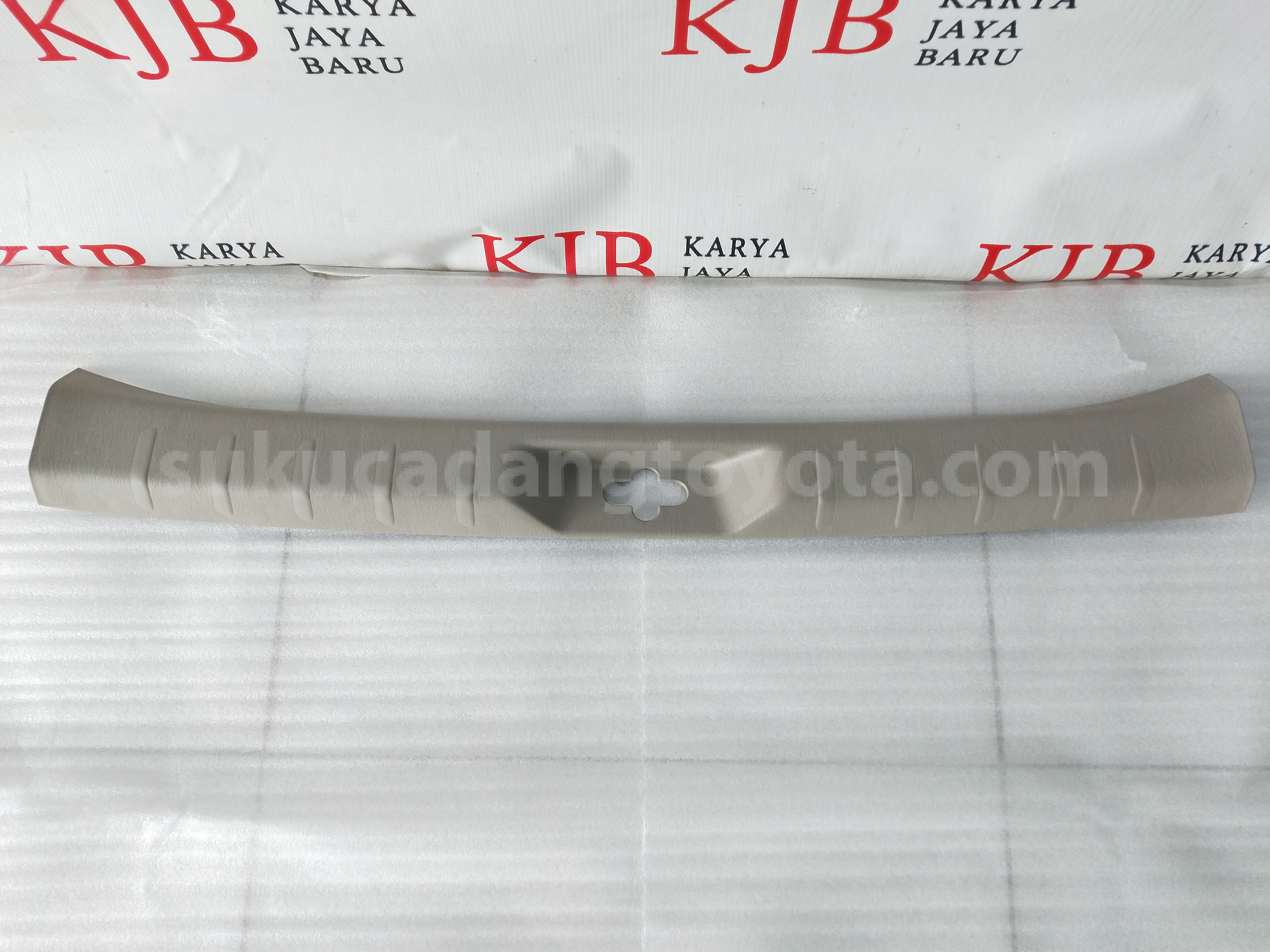 679350K040E0 PLATE BACK DR SCUFF - TOYOTA