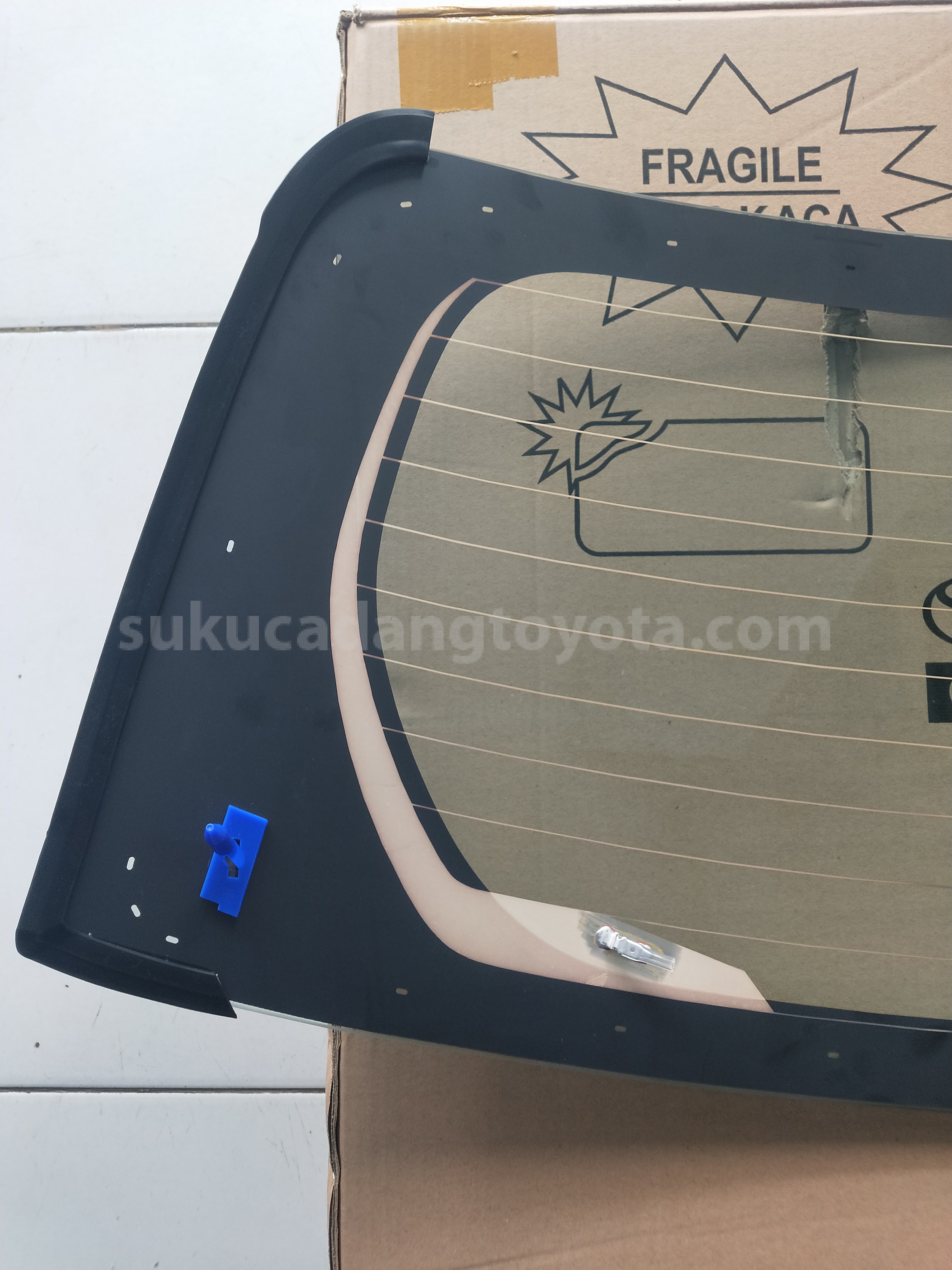68105BZ331 GLASS S/A, BACK DOOR - TOYOTA