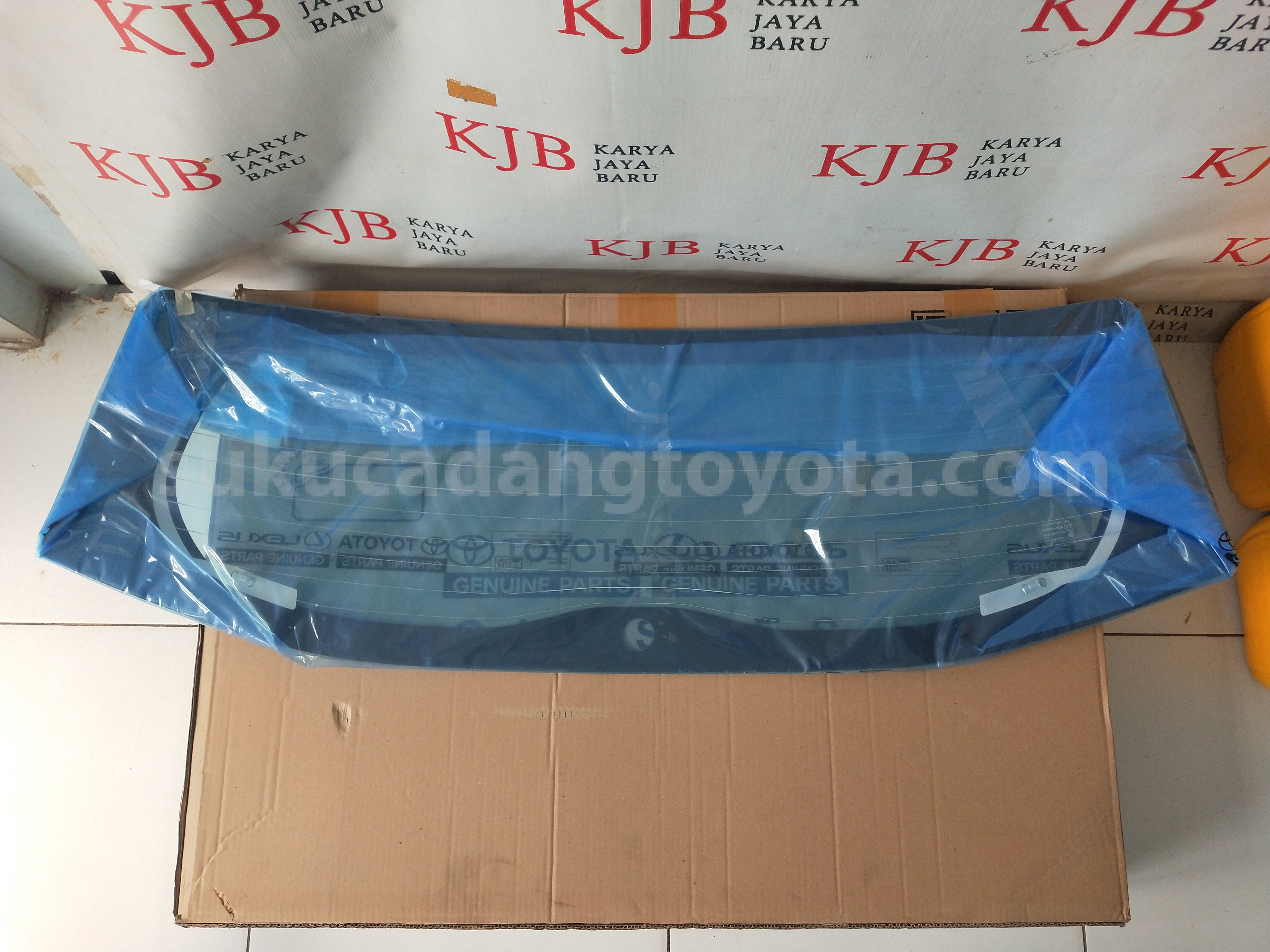 68105BZ360 GLASS S/A, BACK DOOR - TOYOTA