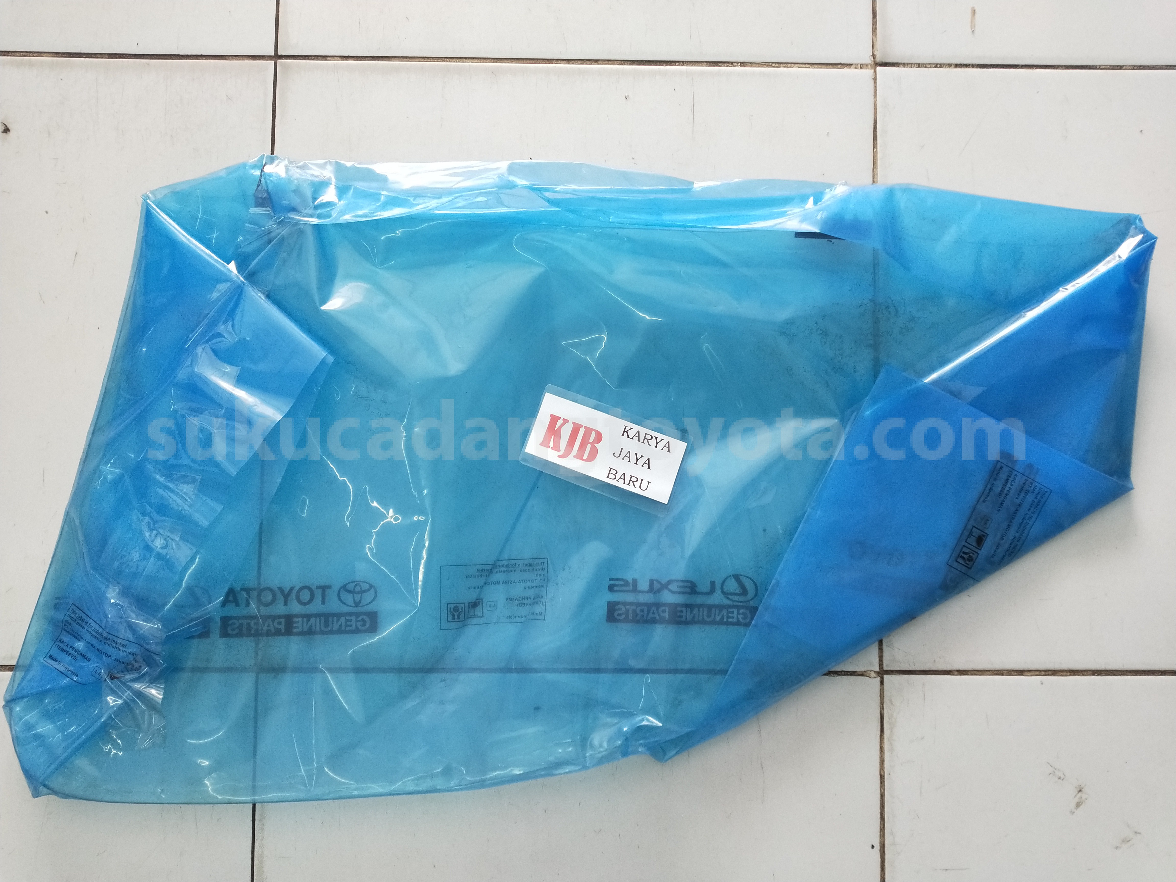 681100D220 GLASS A/S FR DOOR RH - TOYOTA