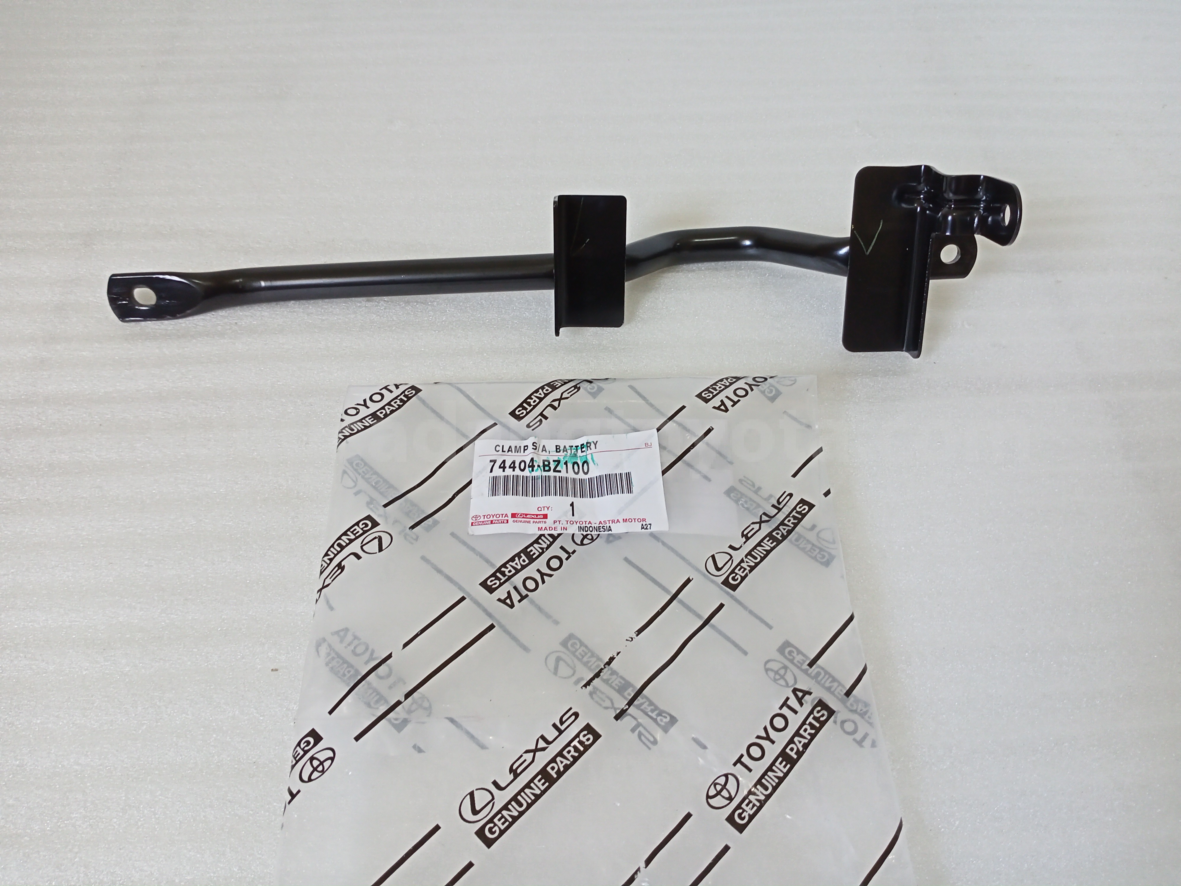 74404BZ100 CLAMP S/A, BATTERY - TOYOTA