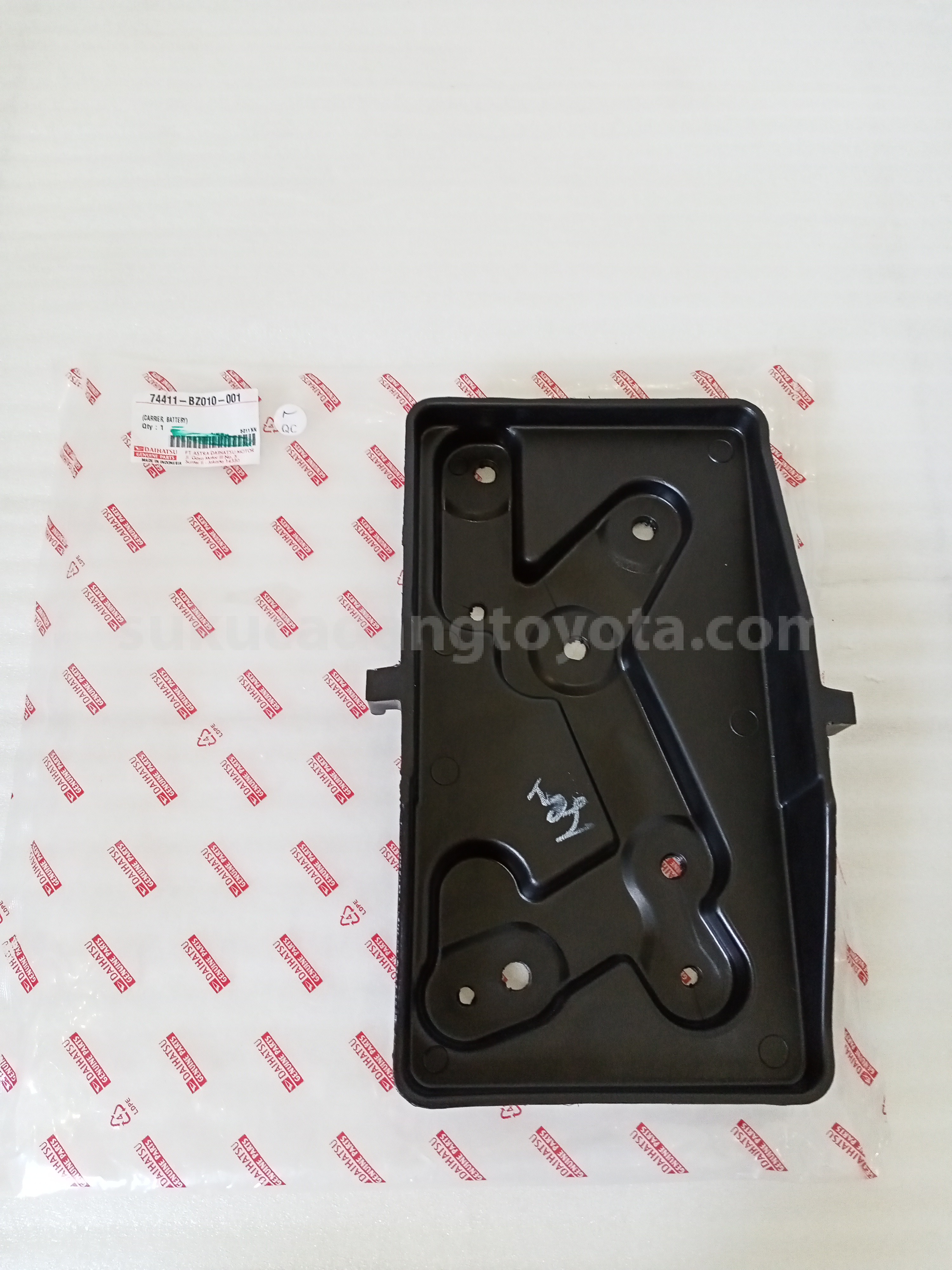 74411BZ010 CARRIER, BATTERY - TOYOTA