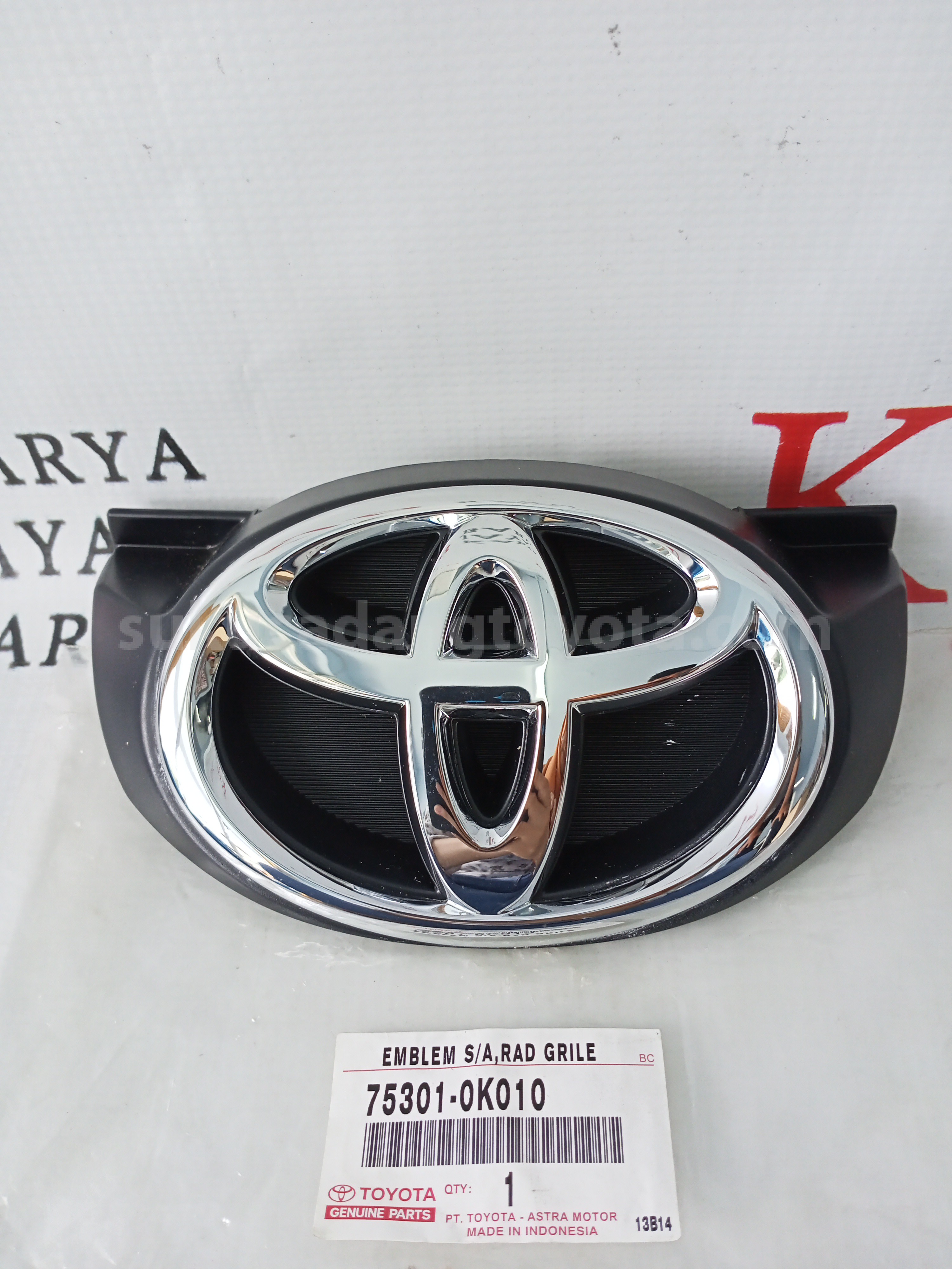 753010K010 EMBLEM S/A,RAD GRILE - TOYOTA
