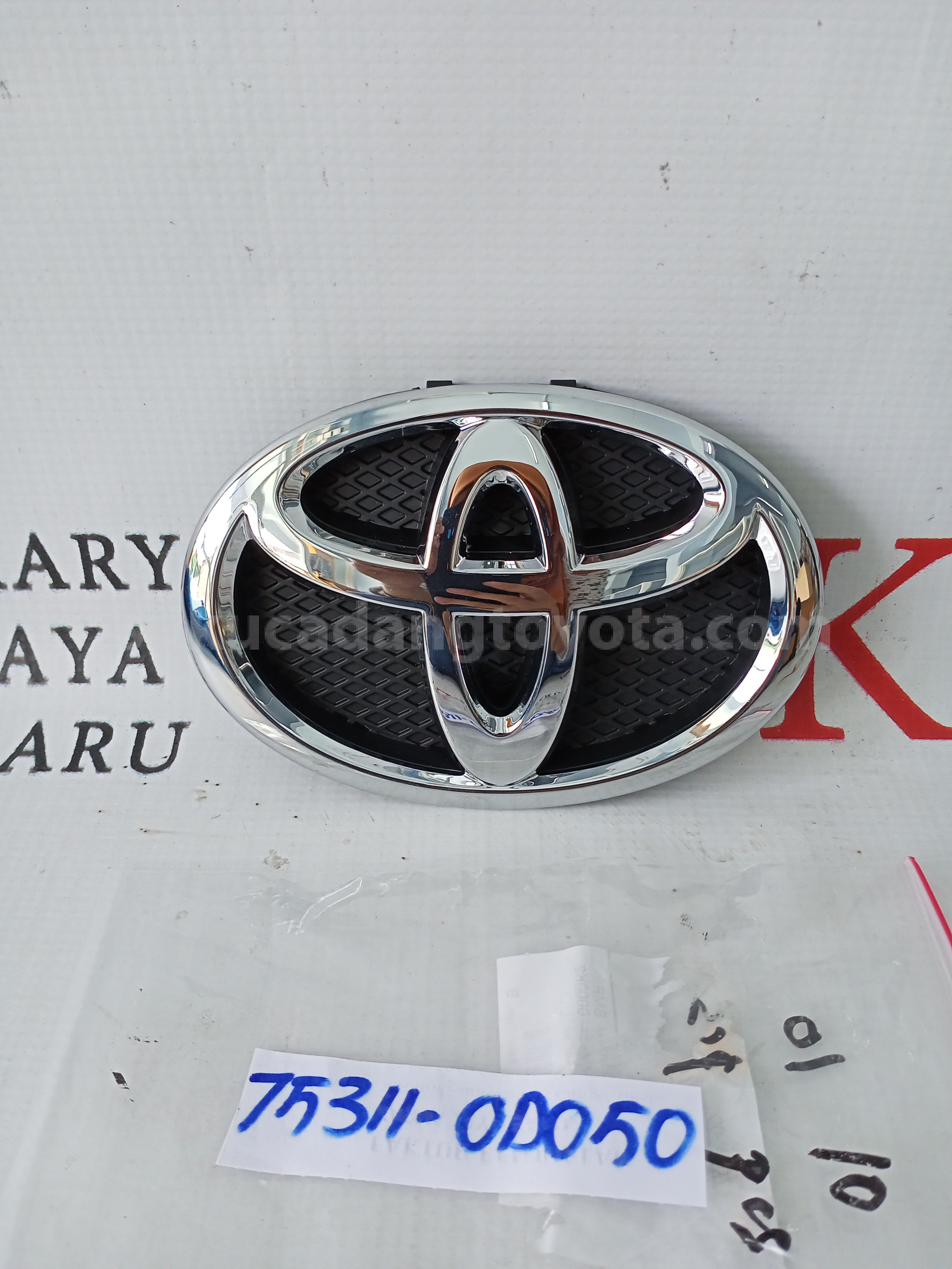 753110D050 EMBLEM, RADIATOR GRI - TOYOTA