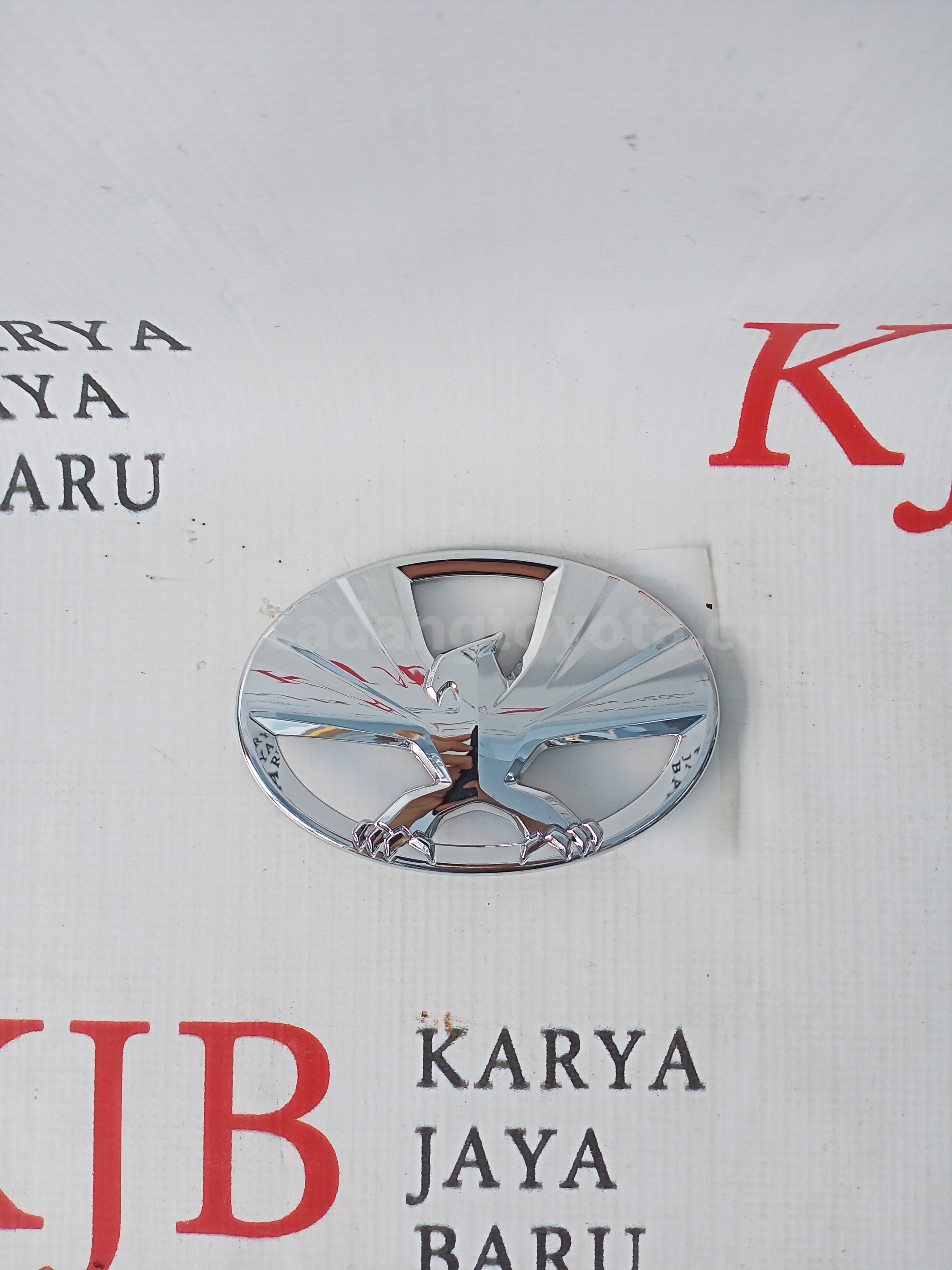 75311BZ210 EMBLEM RAD GRILLE - TOYOTA