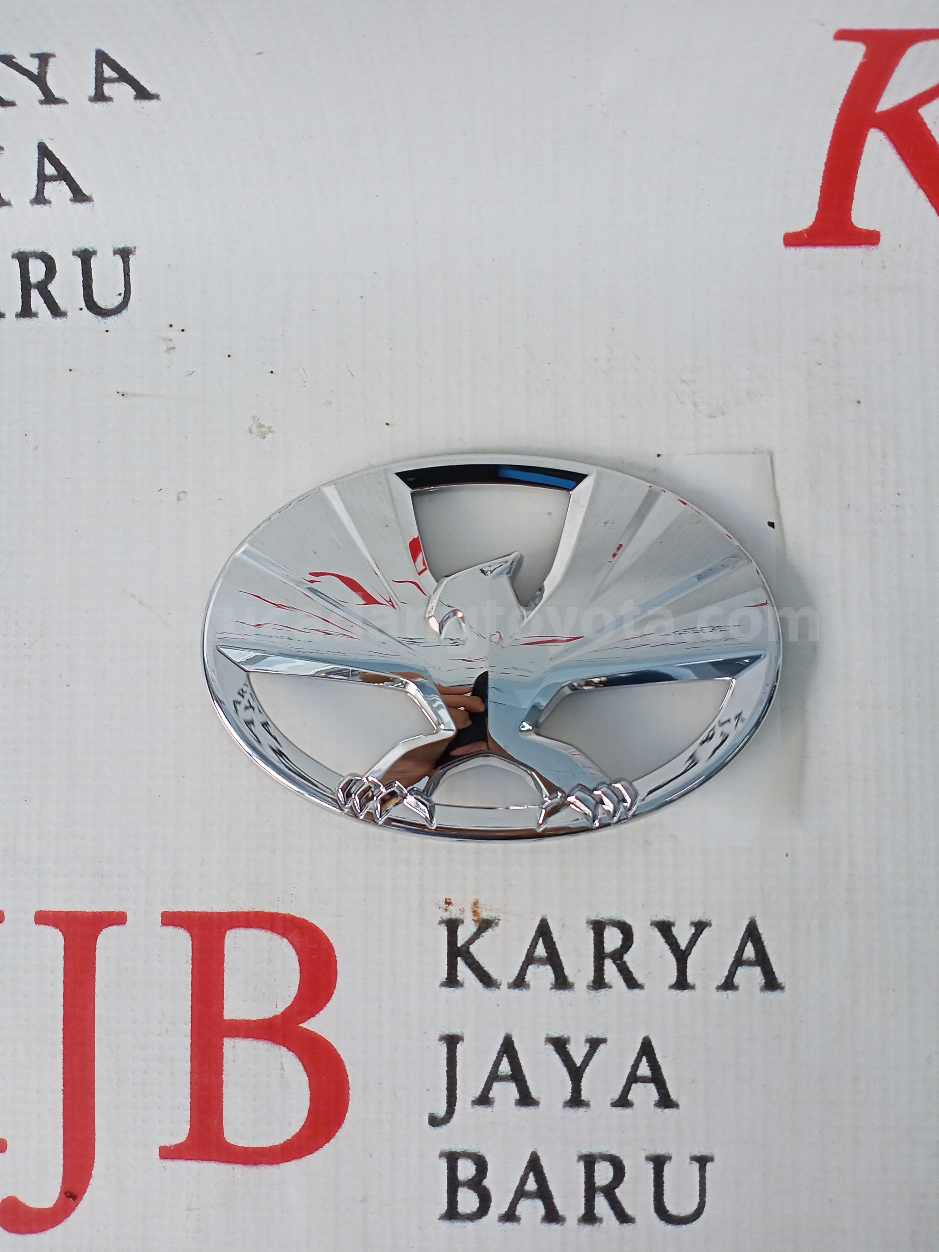 75311BZ210 EMBLEM RAD GRILLE - TOYOTA