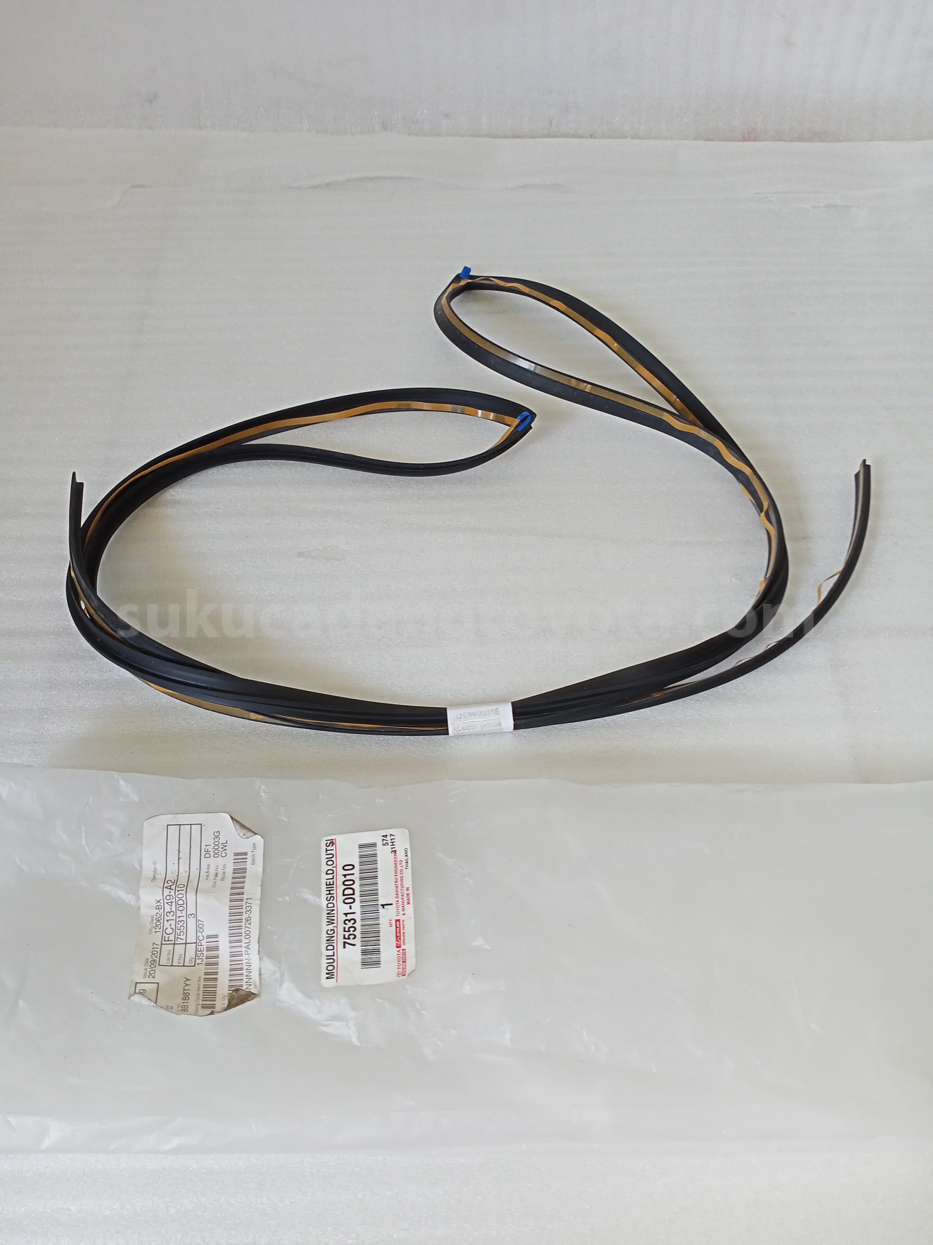 755310D010 MOULDING,WINDSHIELD, - TOYOTA