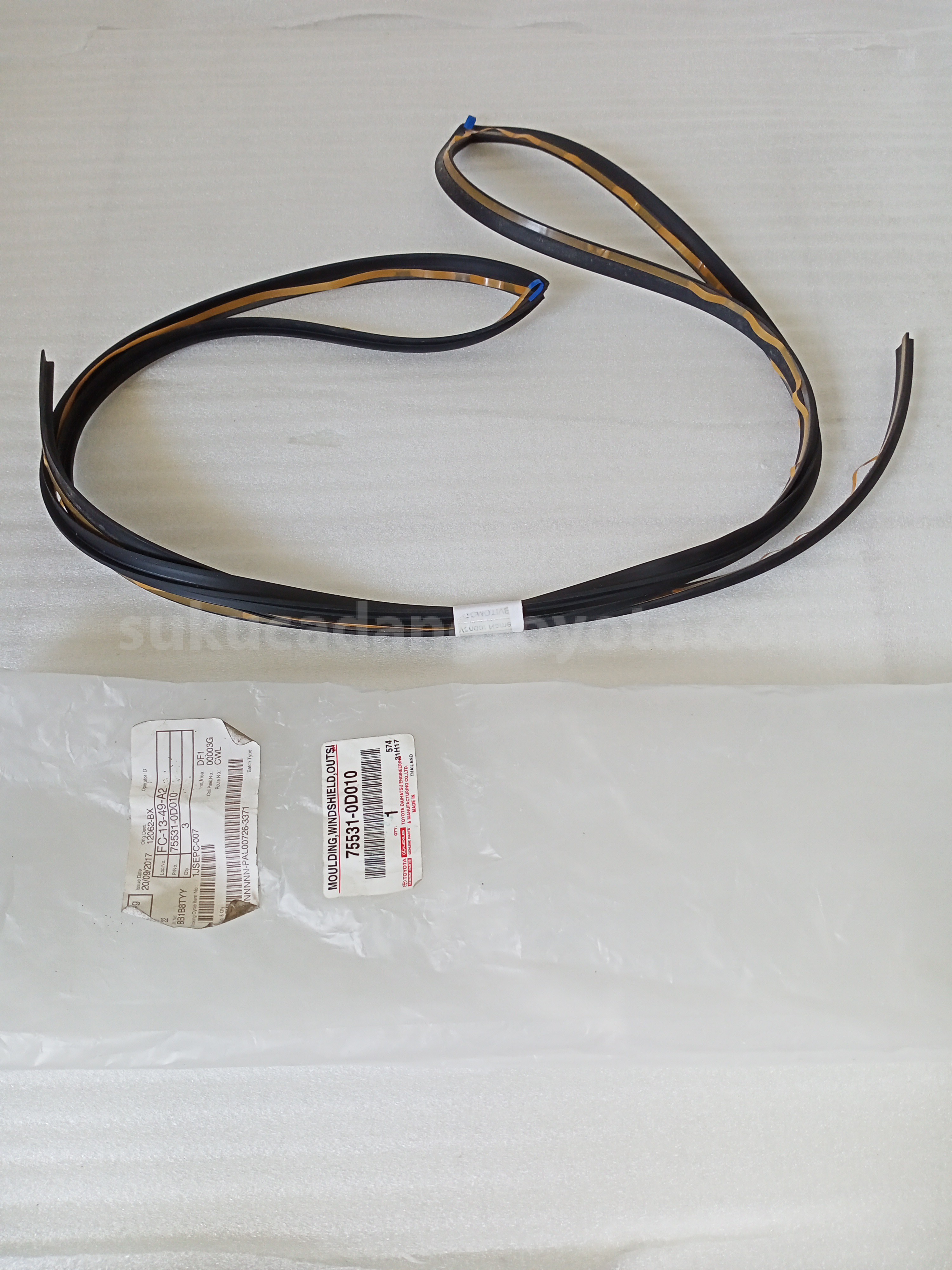 755310D010 MOULDING,WINDSHIELD, - TOYOTA