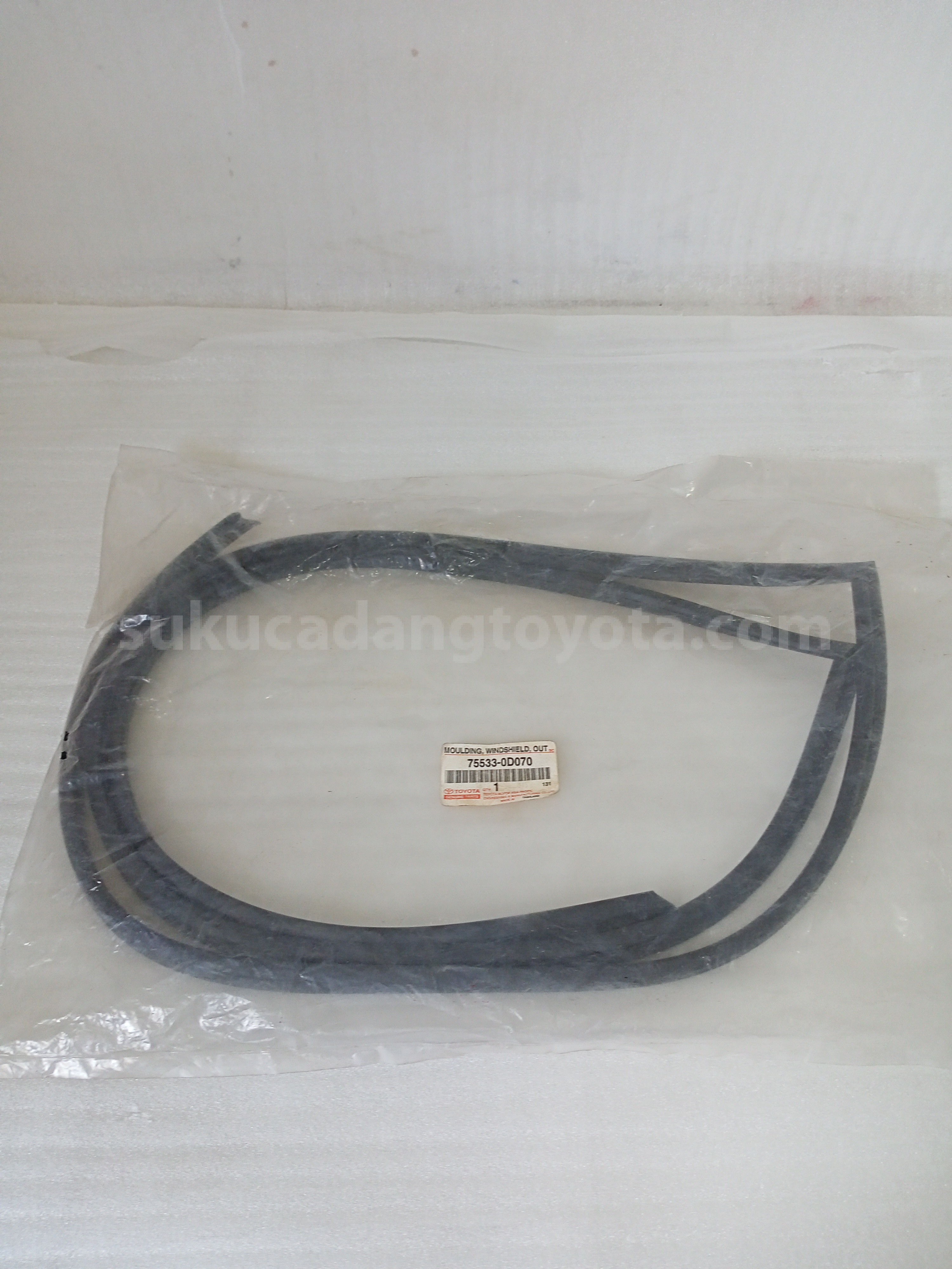 755330D070 MOULDING, WINDSHIELD - TOYOTA