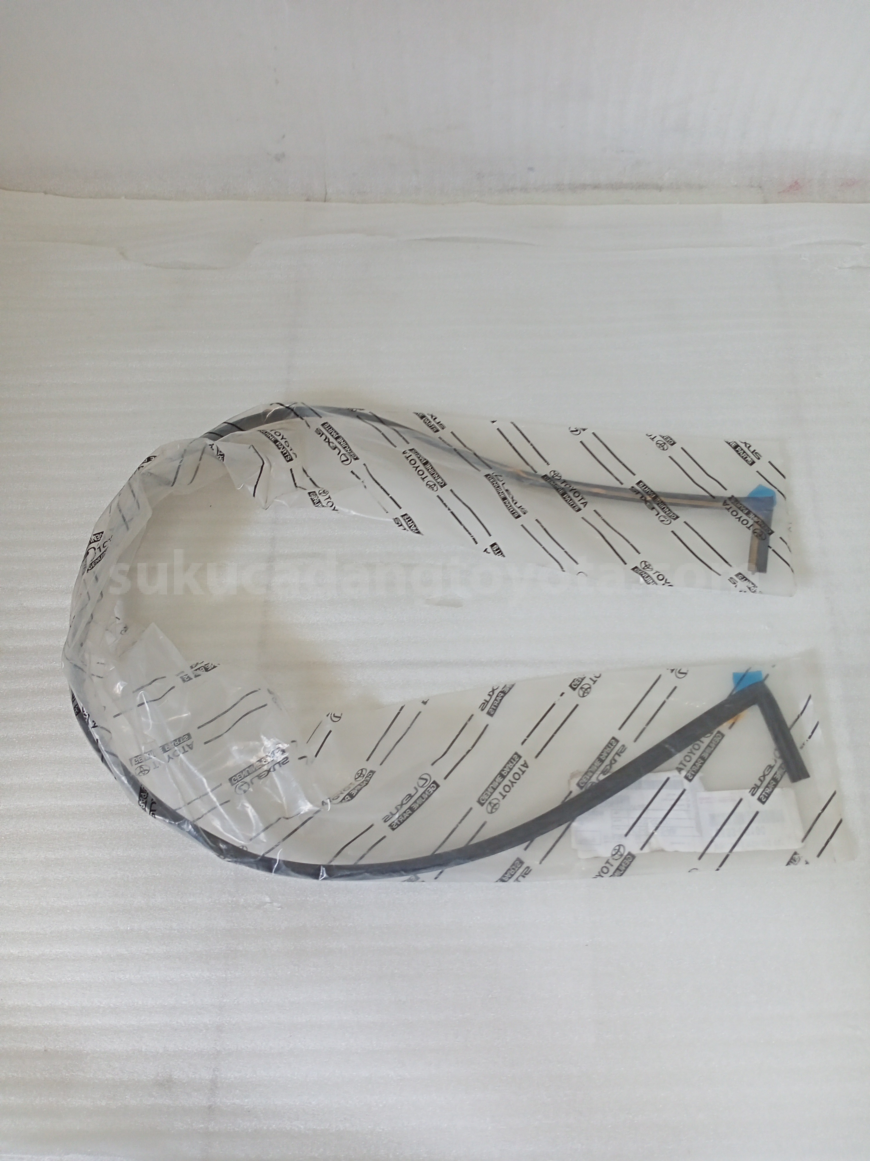 755330D100 MOULDING WSHIELD OUT - TOYOTA