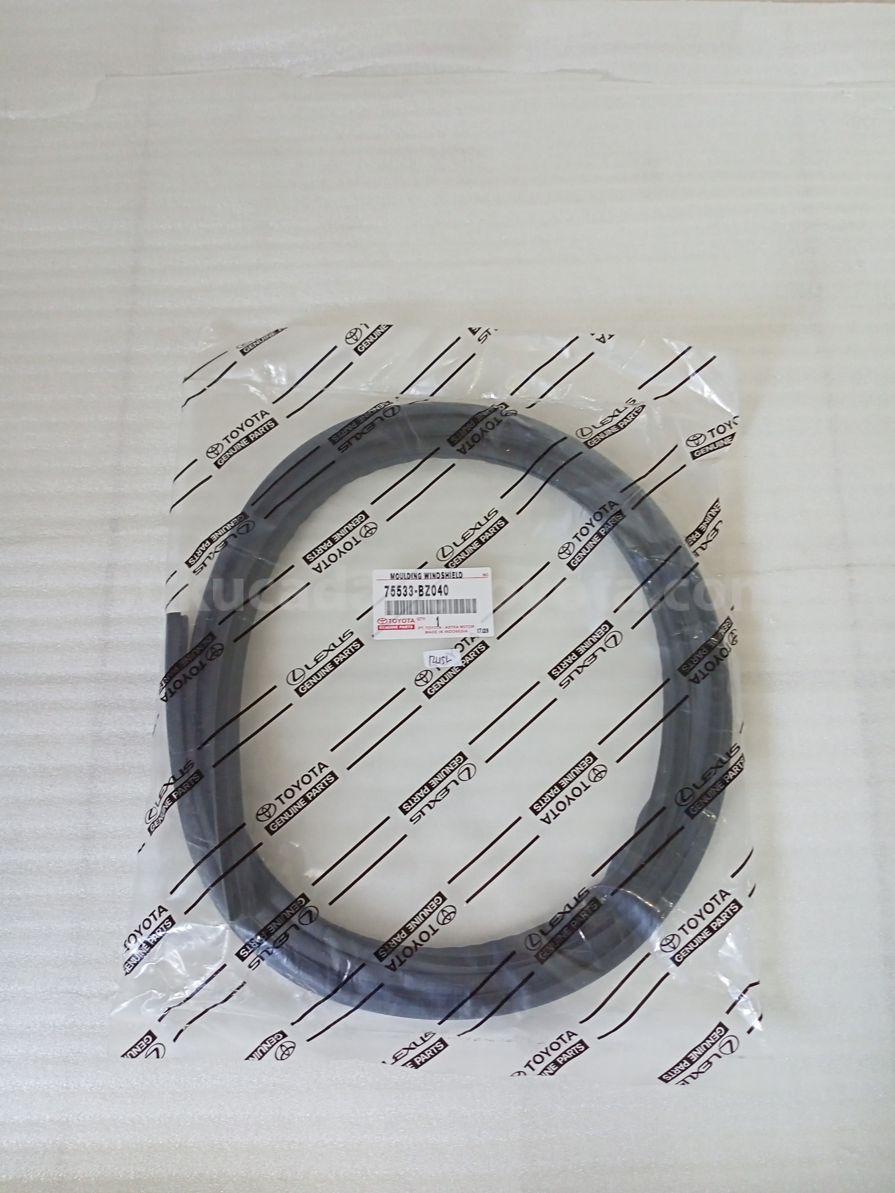 75533BZ040 MOULDING,WINDSHIELD - TOYOTA