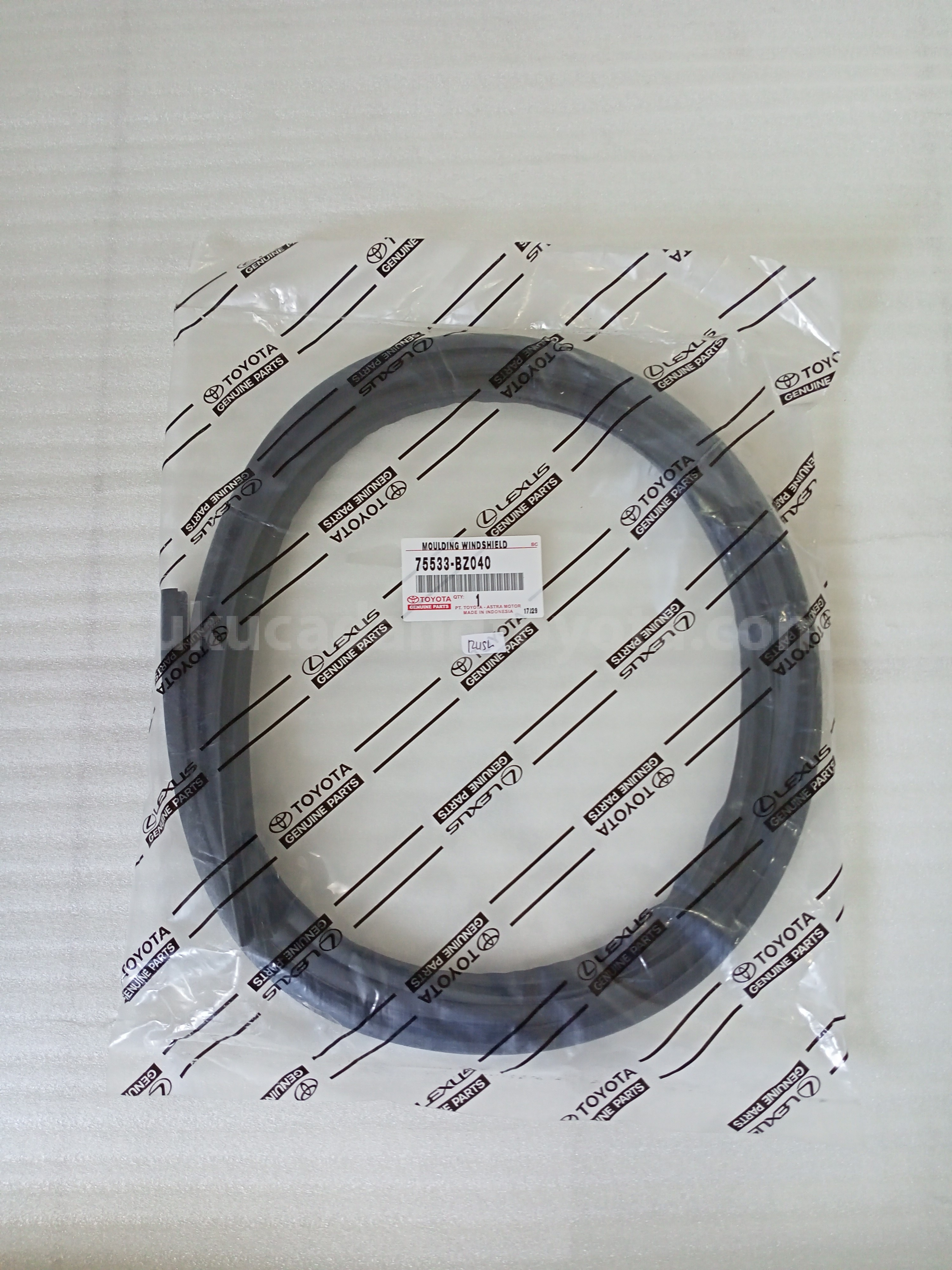 75533BZ040 MOULDING,WINDSHIELD - TOYOTA