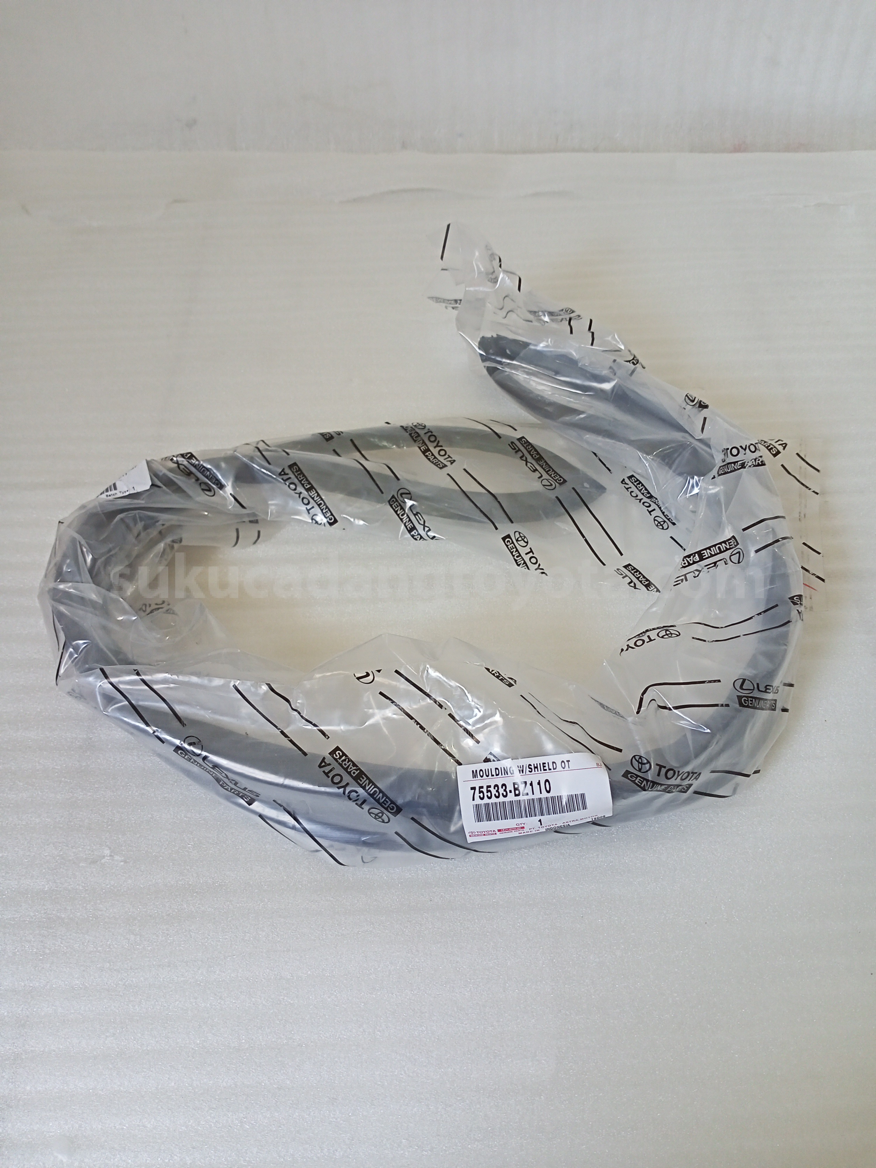 75533BZ110 MOULDING W/SHIELD OT - TOYOTA