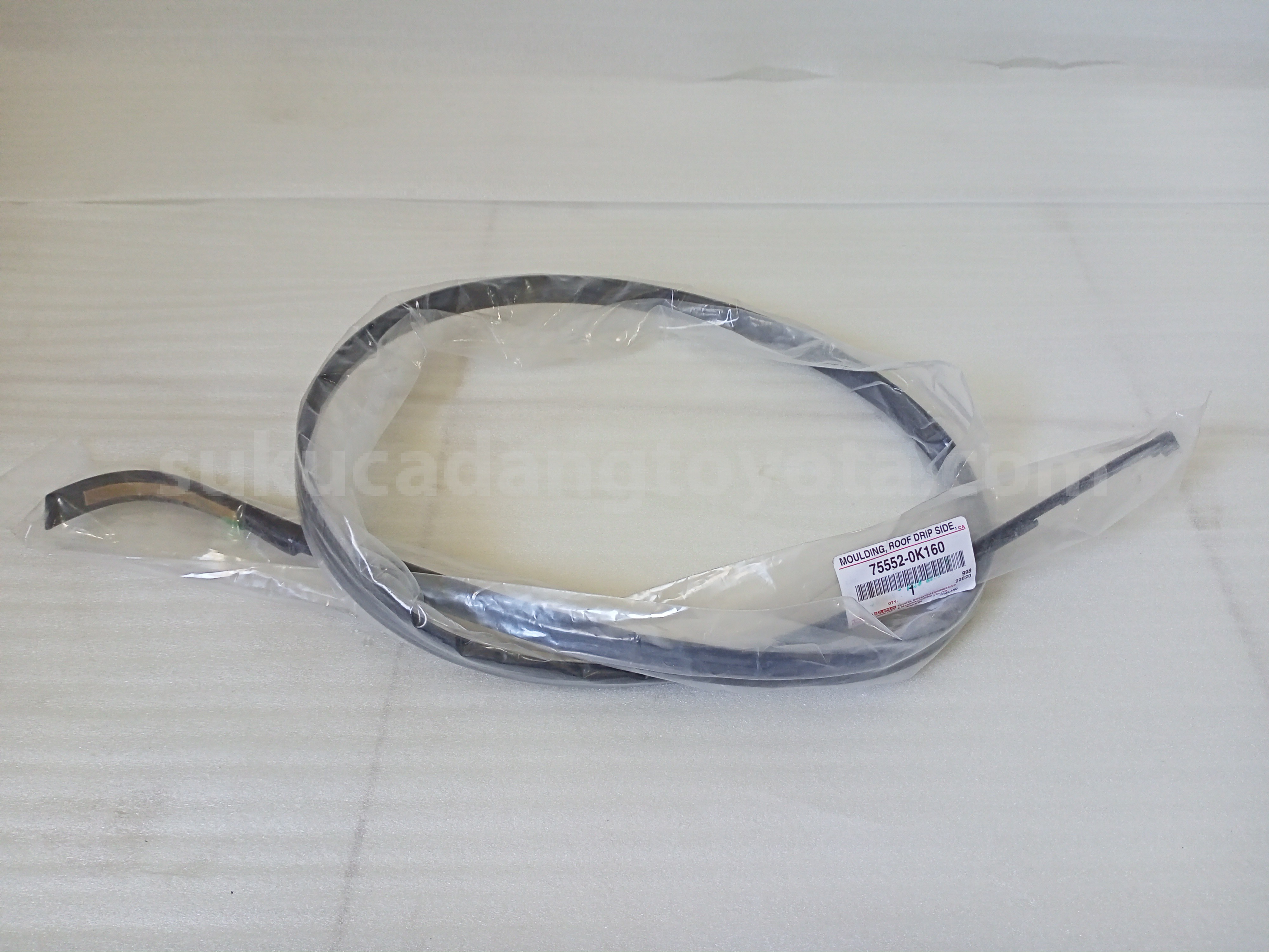 755520K160 MOULDING, ROOF DRIP - TOYOTA