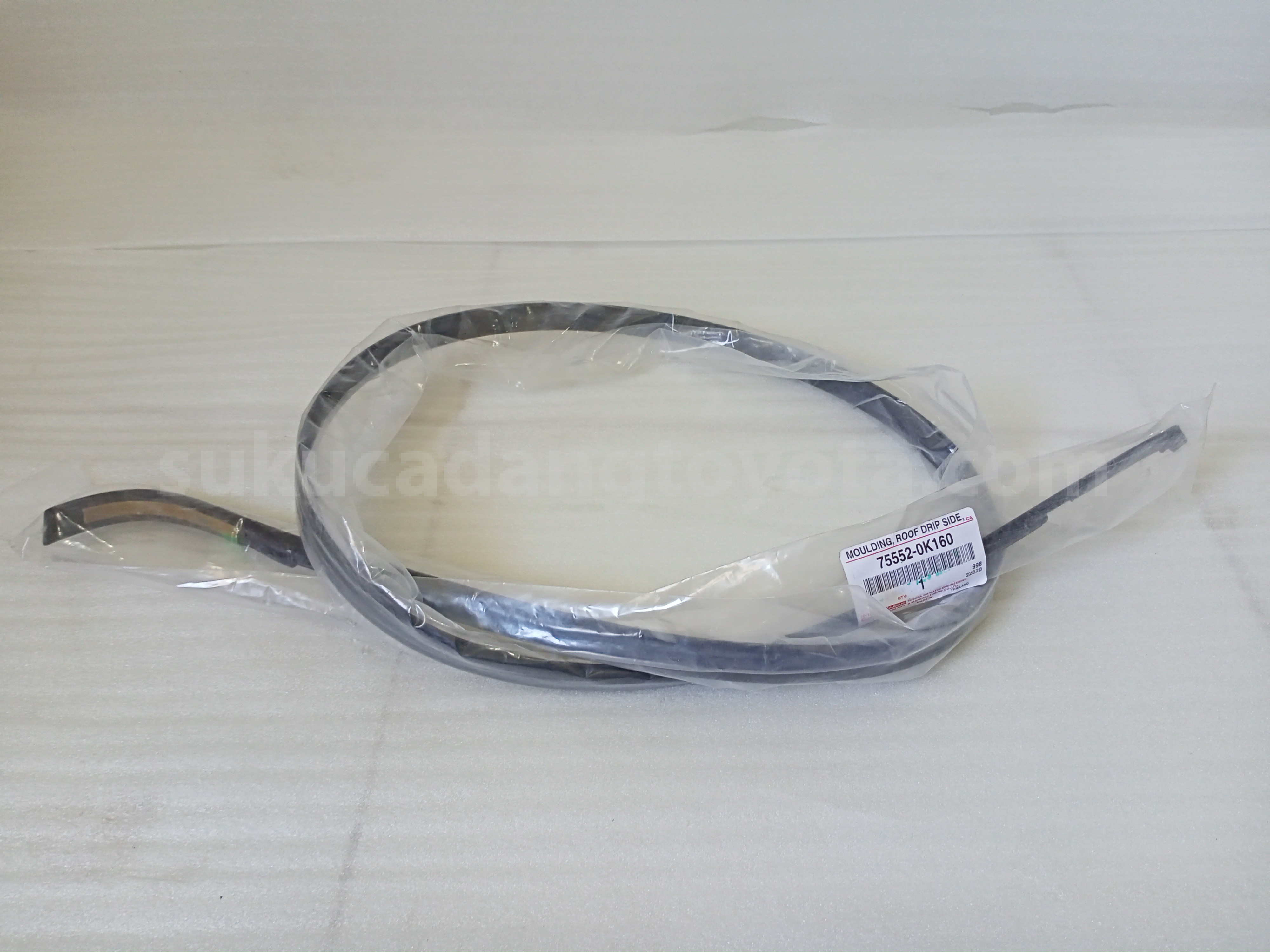 755520K160 MOULDING, ROOF DRIP - TOYOTA