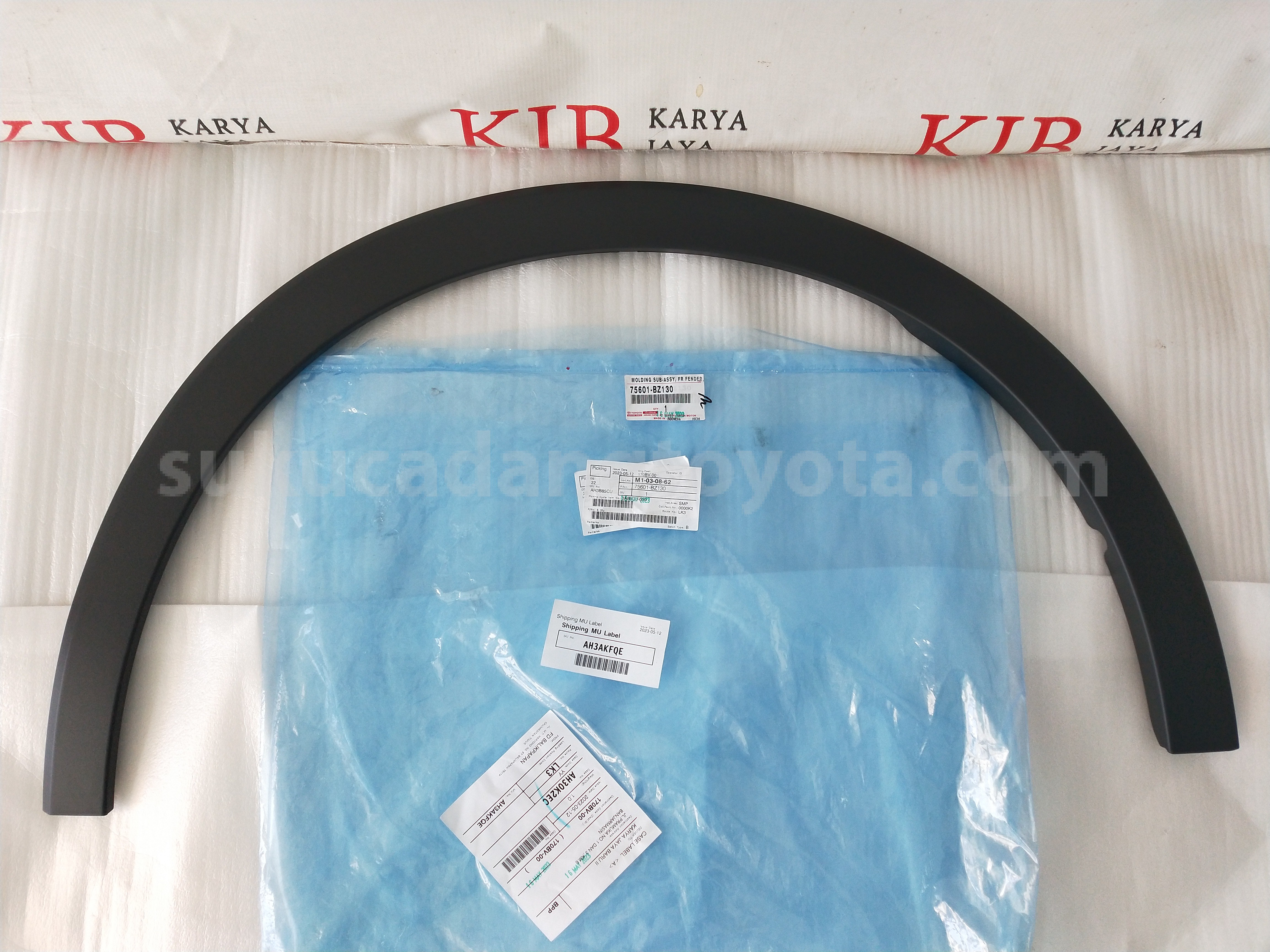 75601BZ130 MOLDING SUB-ASSY, FR FENDER, RH - TOYOTA