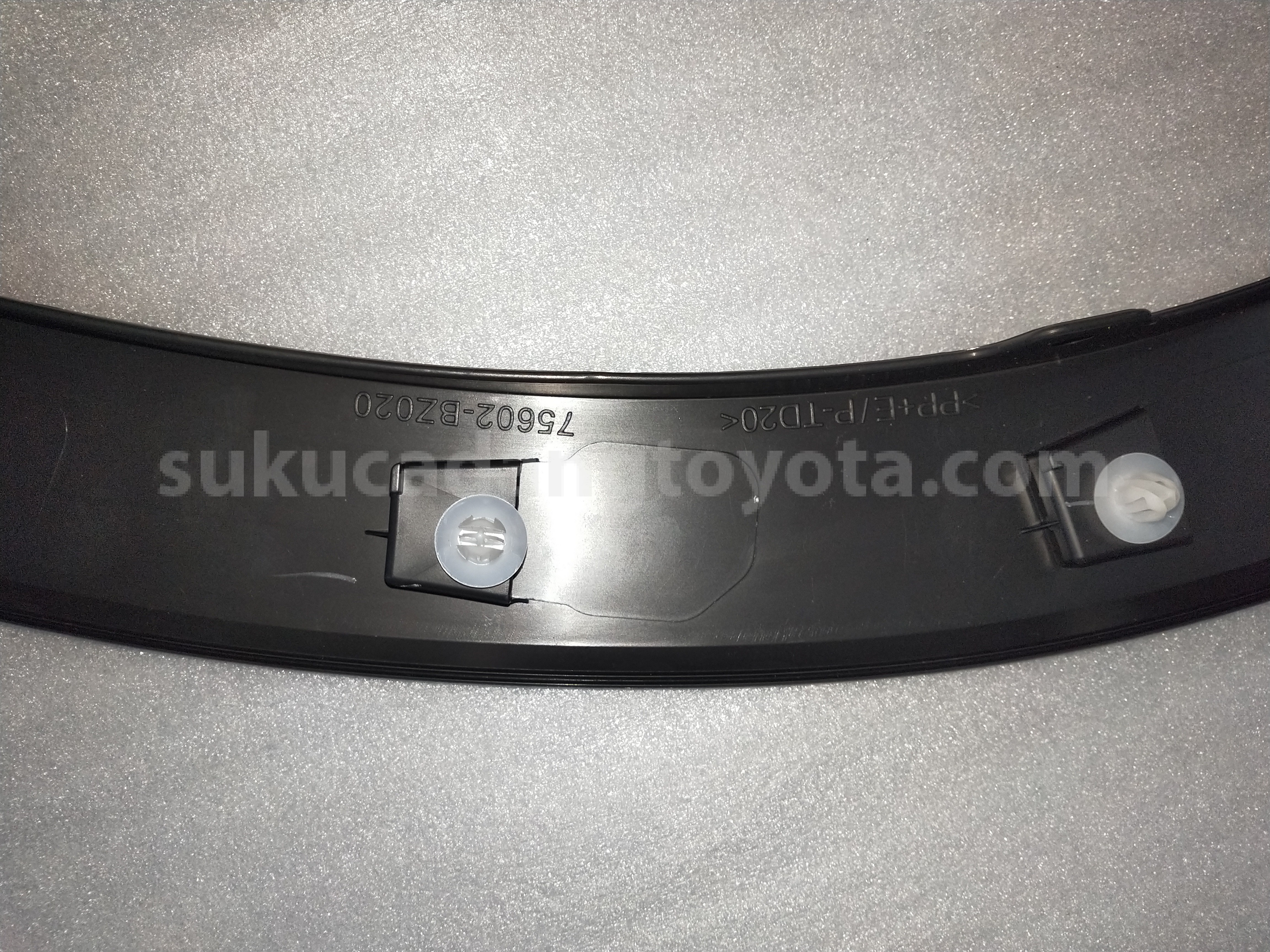 75612BZ040 MOULDING,FR FENDER,LH - TOYOTA