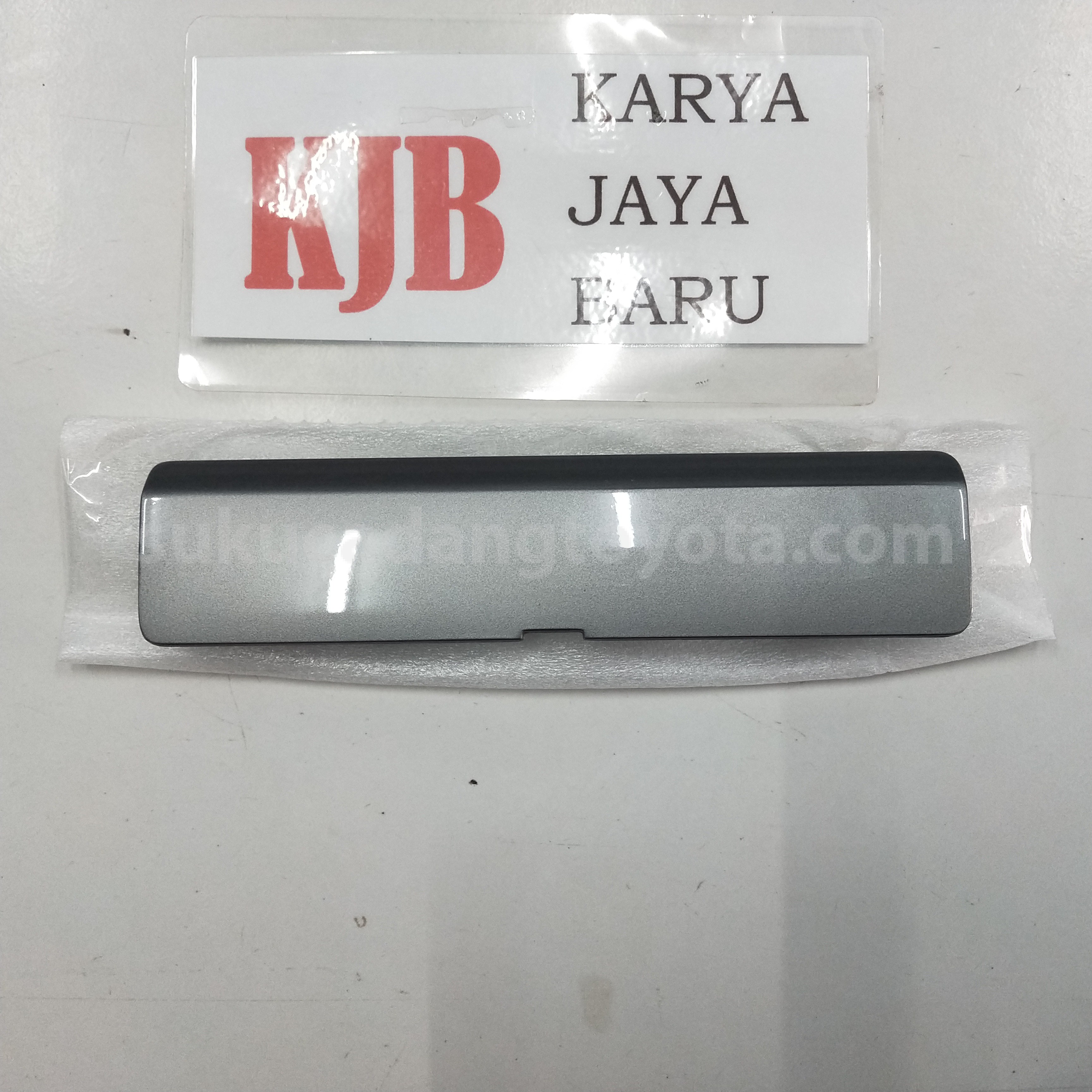 75632BZ010 LID, RF SIDE GAR 1 LH - TOYOTA