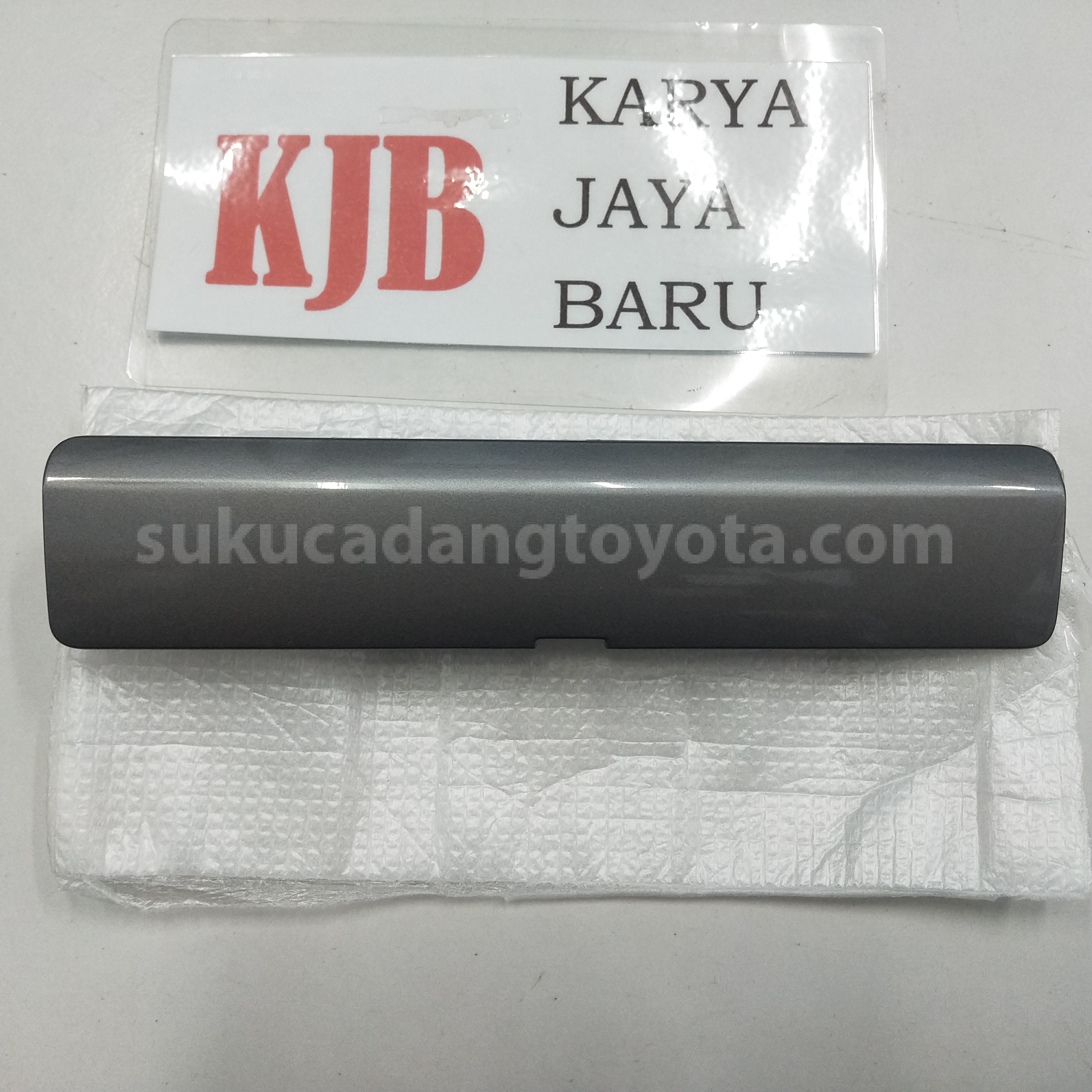 75634BZ010 LID, RF SIDE GAR 2 LH - TOYOTA