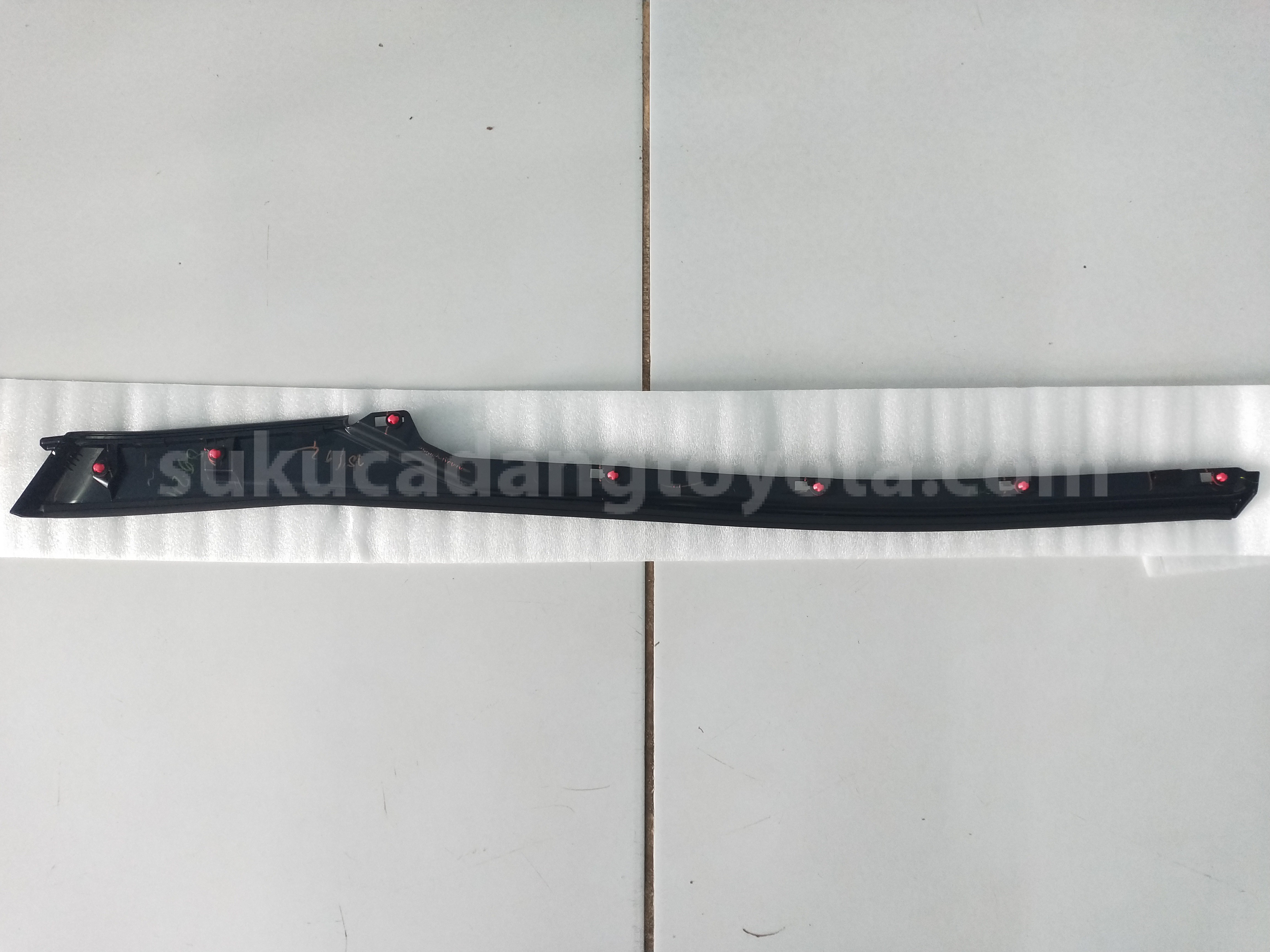 75642BZ070 MOULDING, QRT WDW FR LH - TOYOTA