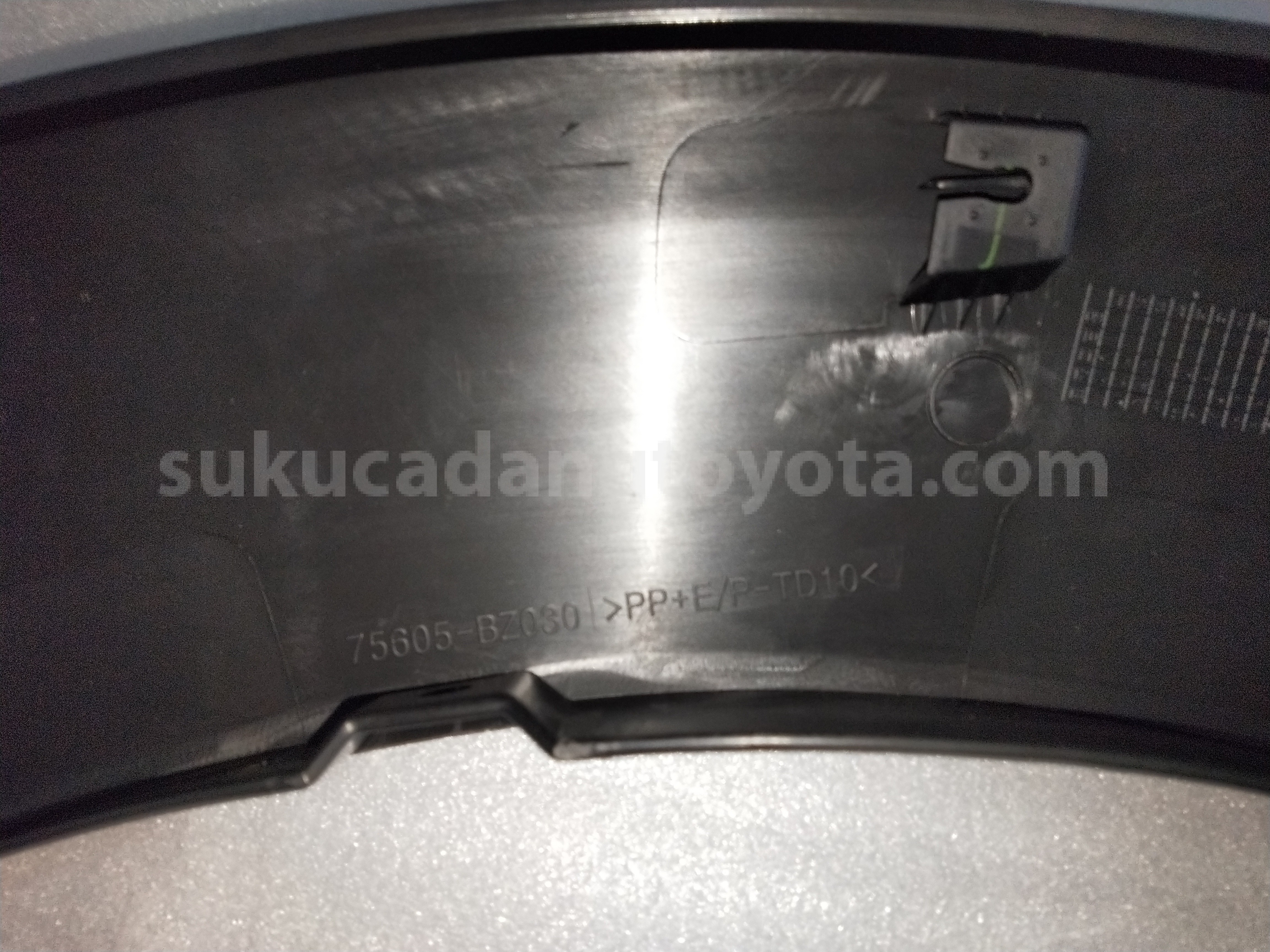 75653BZ060 MOULDING,QRT,RR RH - TOYOTA