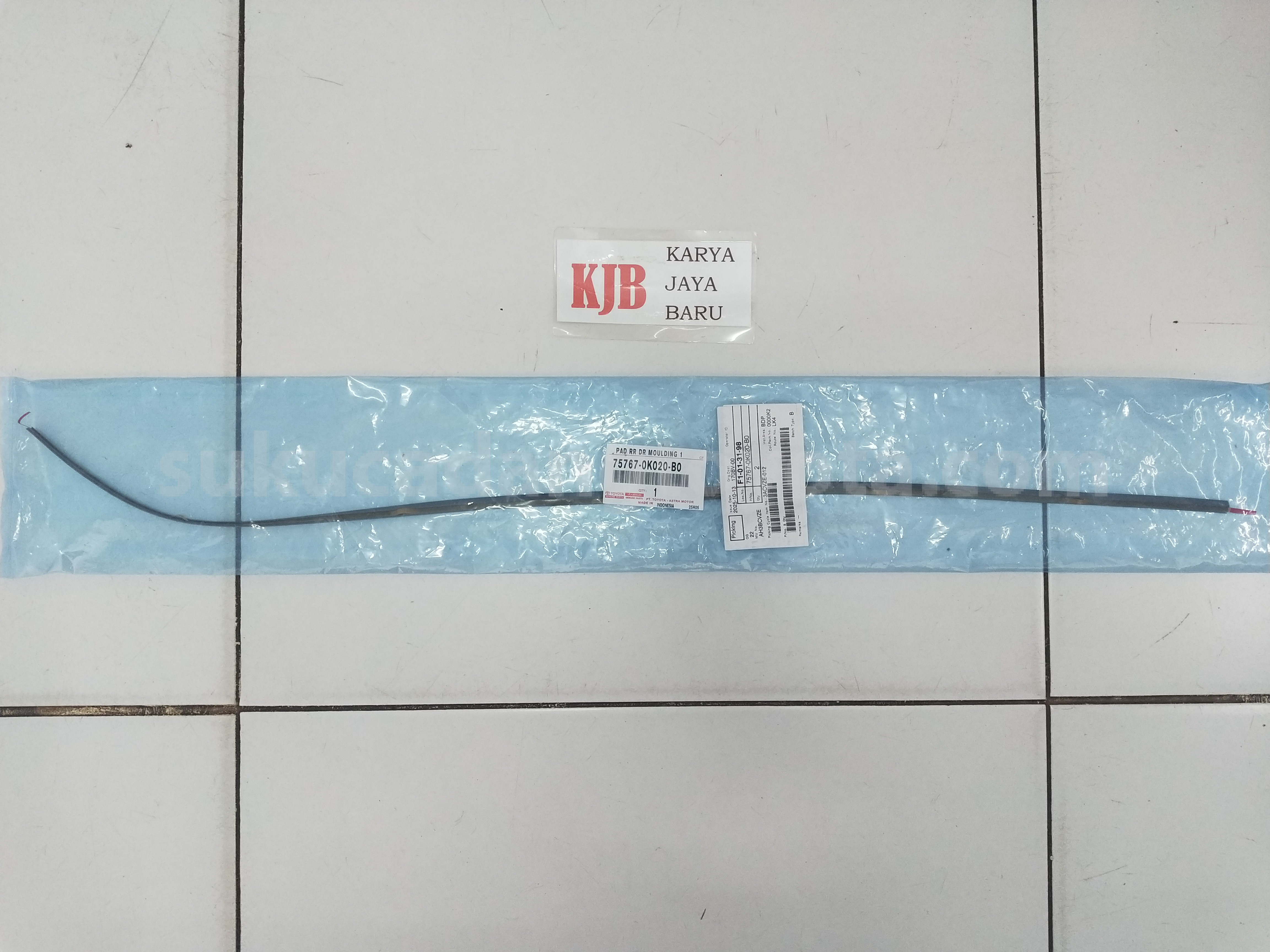 757670K020B0 PAD RR DR MOULDING 1 - TOYOTA