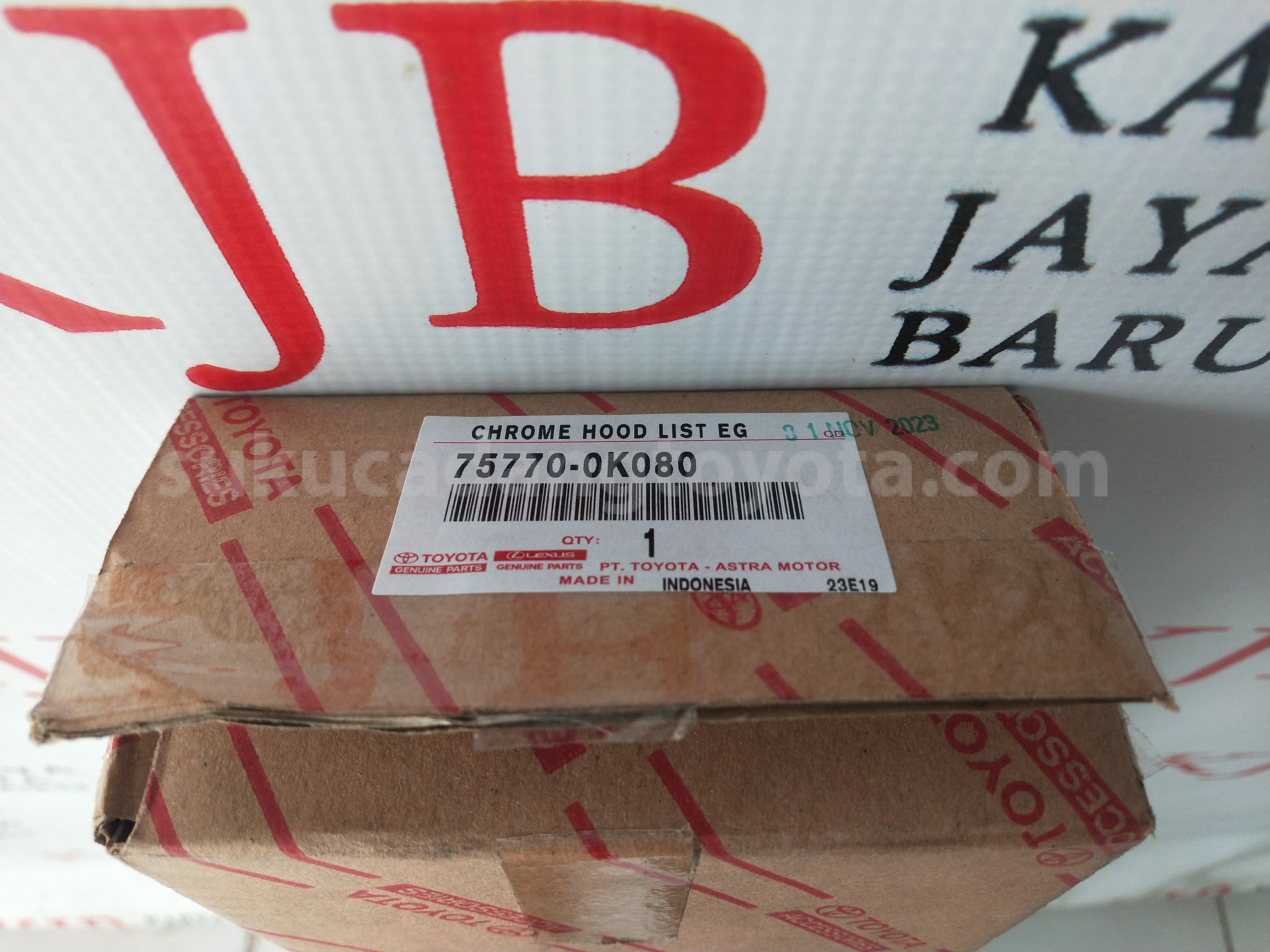 757700K080 CHROME HOOD LIST EG - TOYOTA