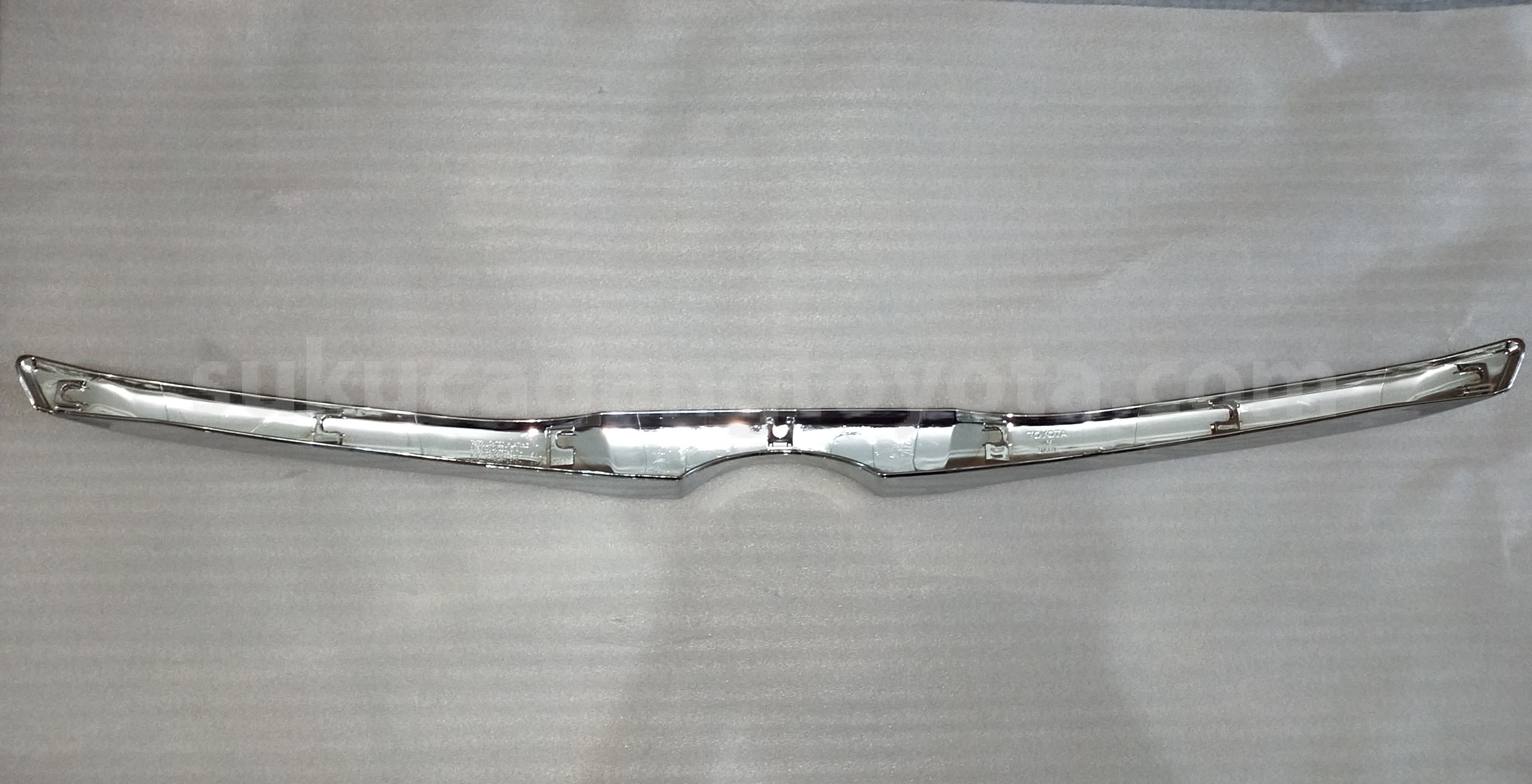 757710K230 MOULDING, HOOD, FR - TOYOTA