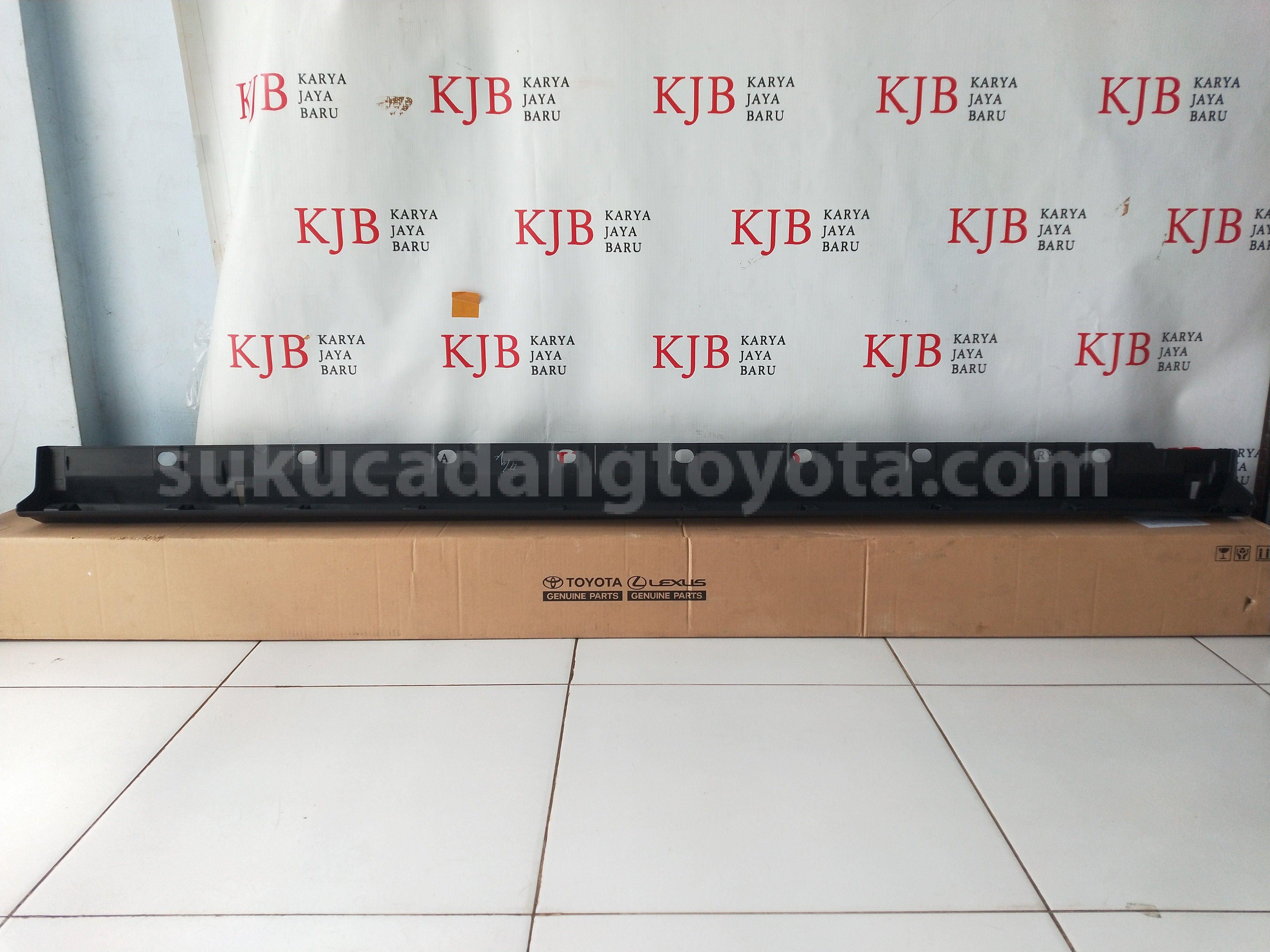 75851BZ480 MOULDING ROCK PNL RH - TOYOTA