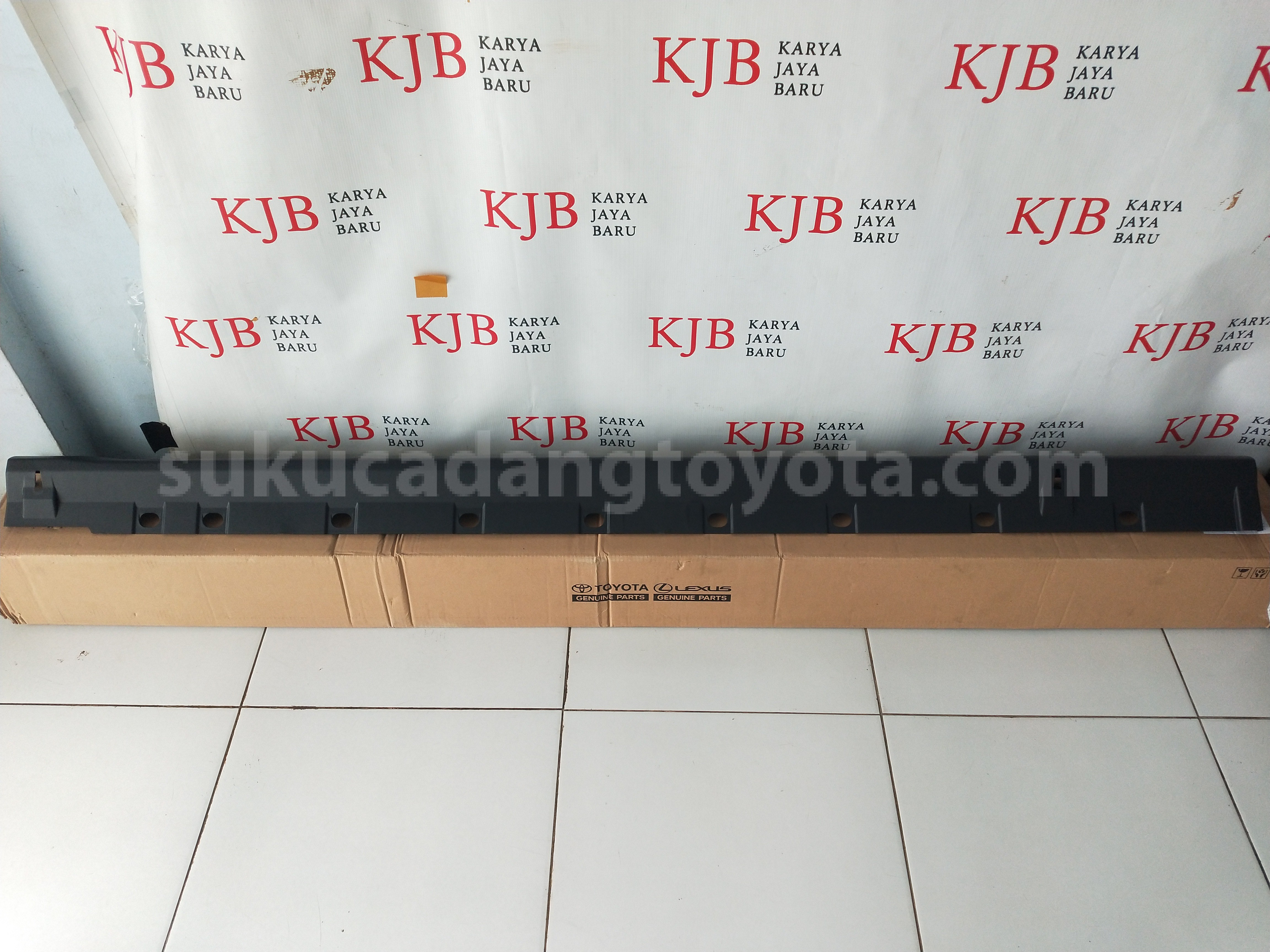 75852BZ480 MOULDING ROCK PNL LH - TOYOTA
