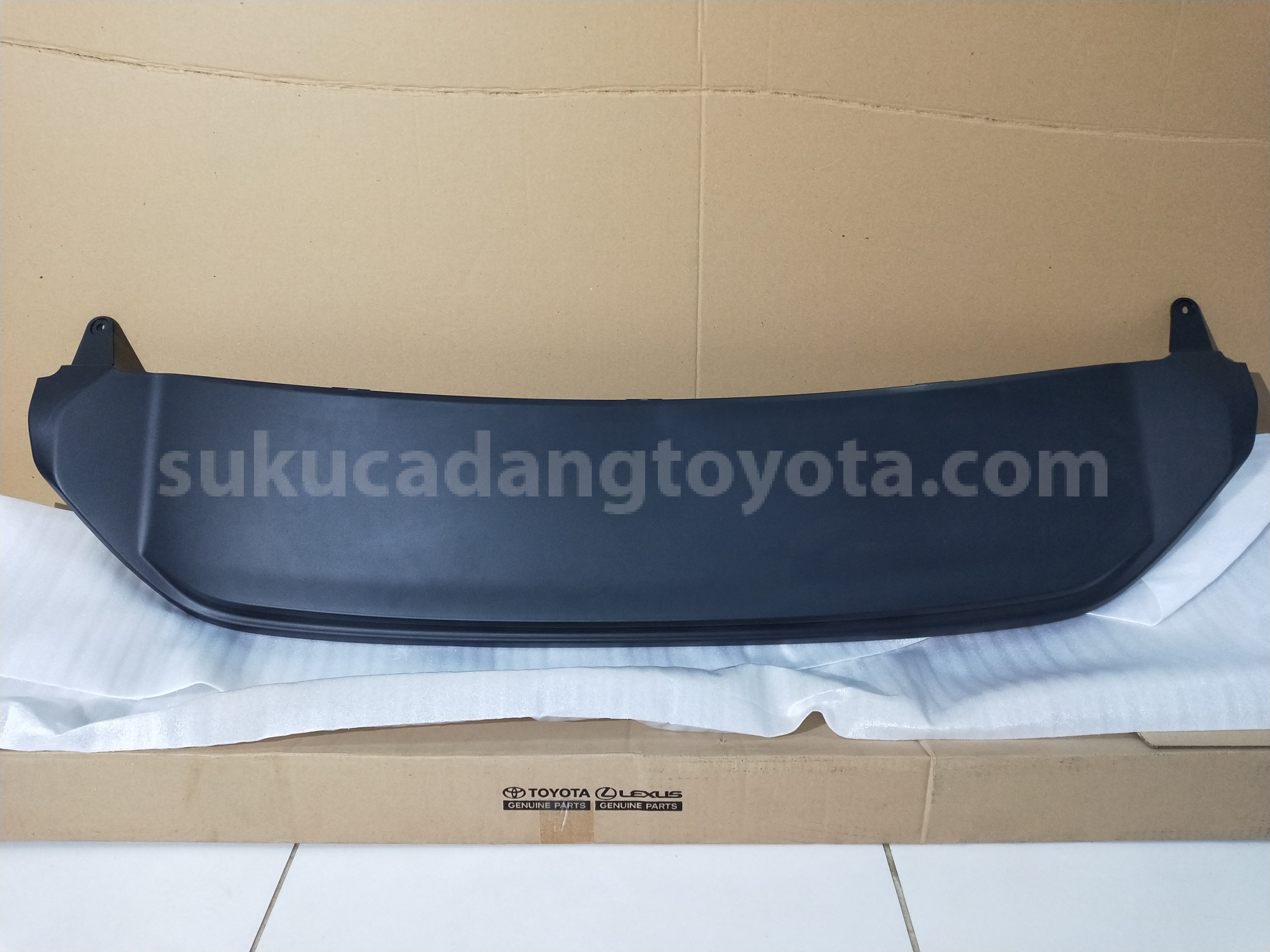 76082YP010 SPOILER SA, FR CTR - TOYOTA